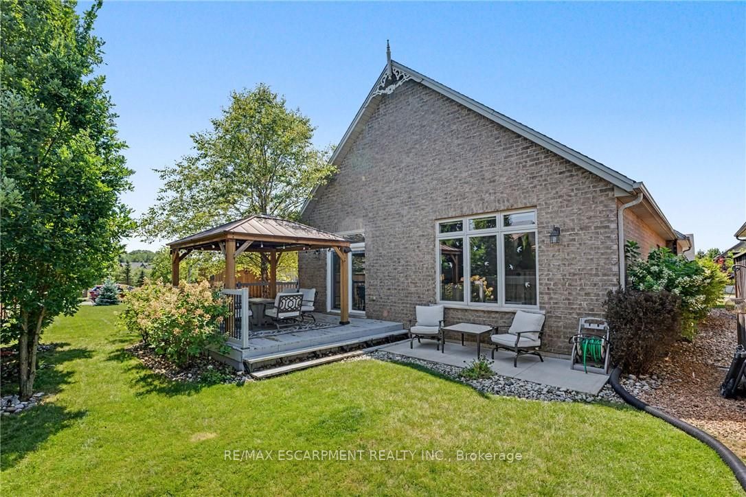12 Silverwood Avenue Property Photo 37