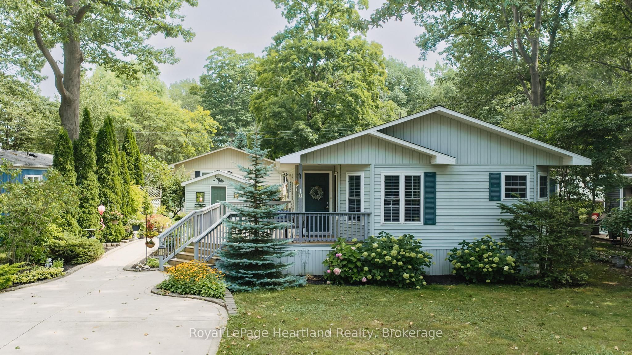 10 Huron Lane Property Photo 2