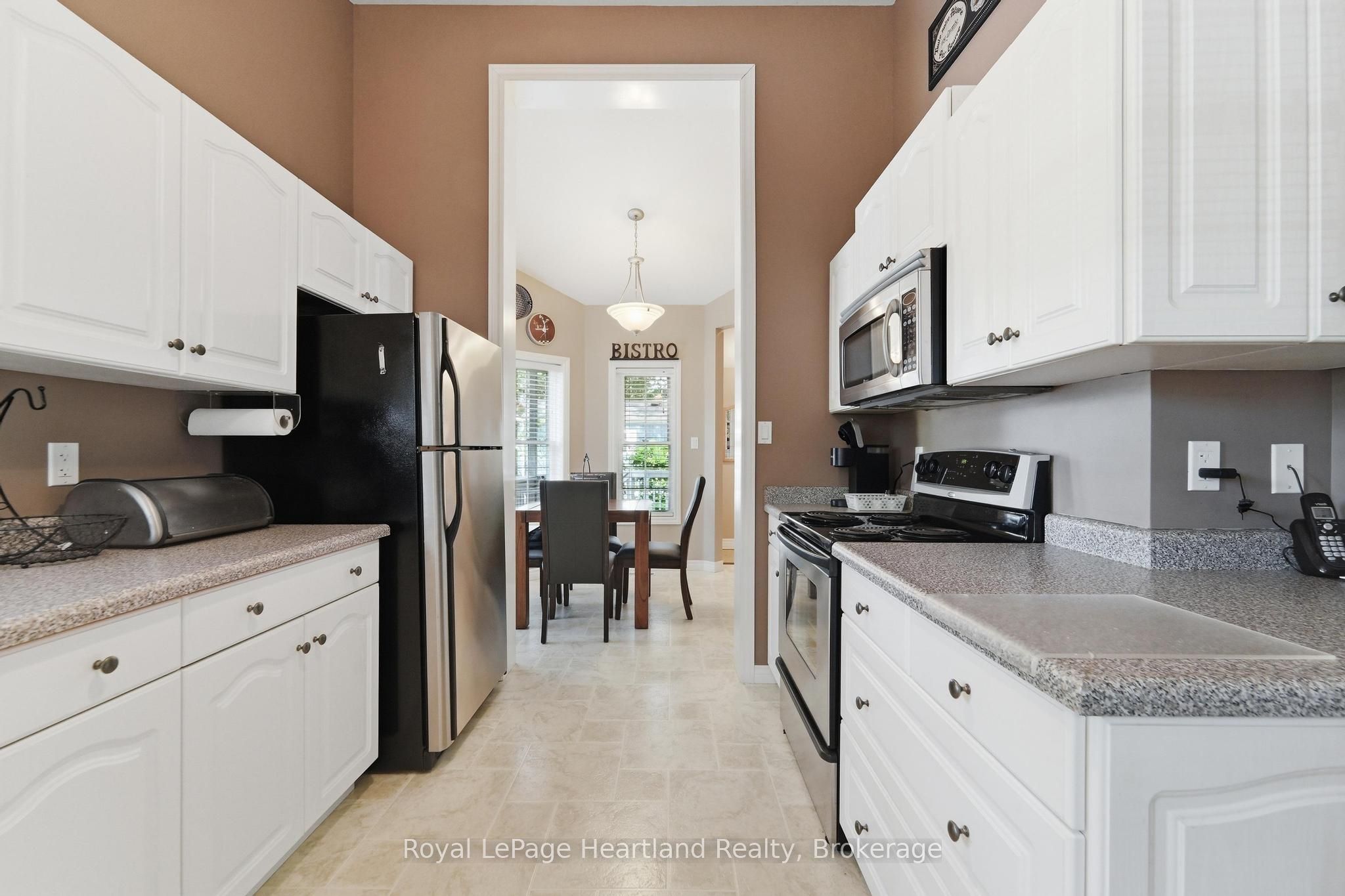 10 Huron Lane Property Photo 12