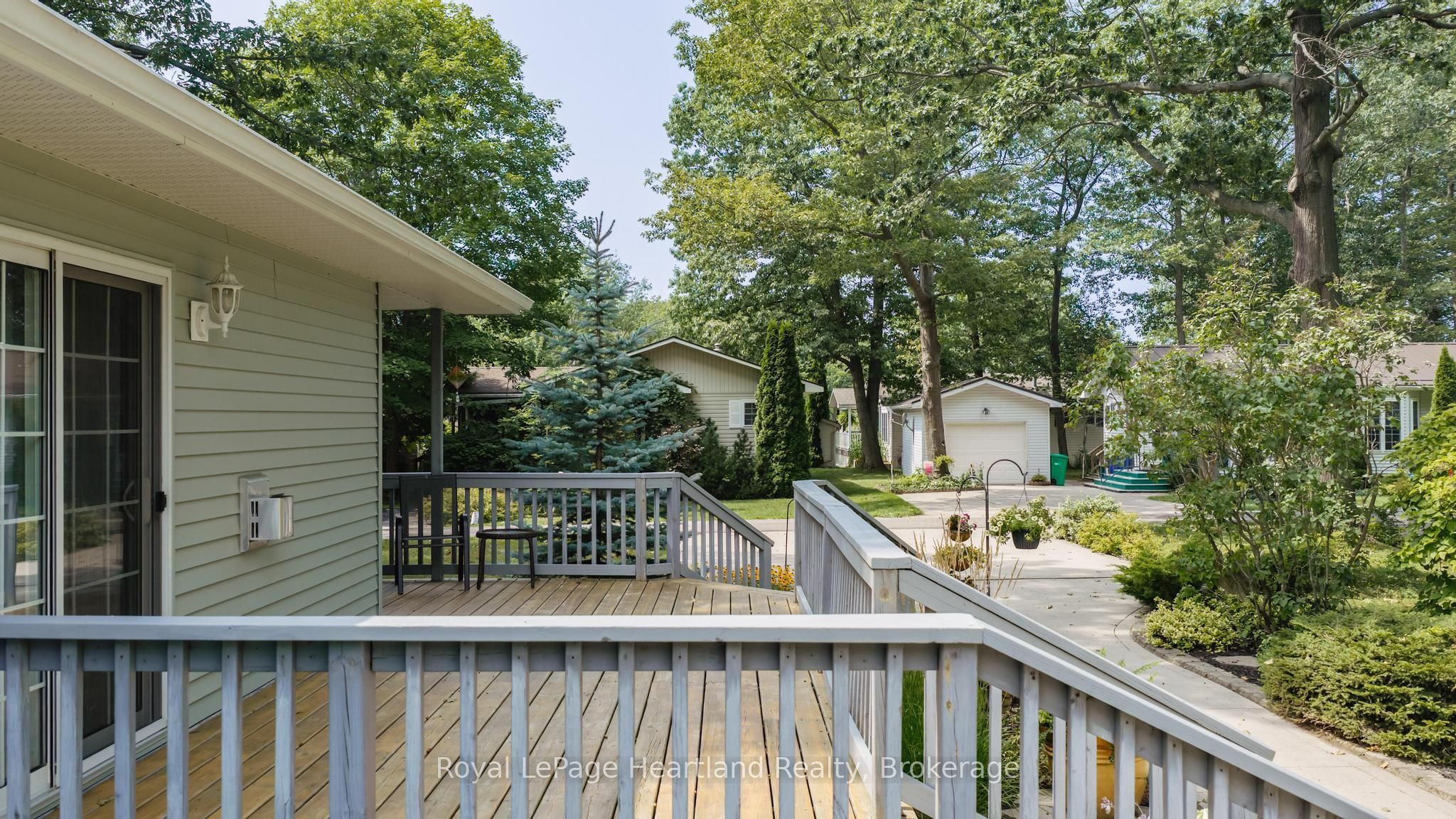 10 Huron Lane Property Photo 32
