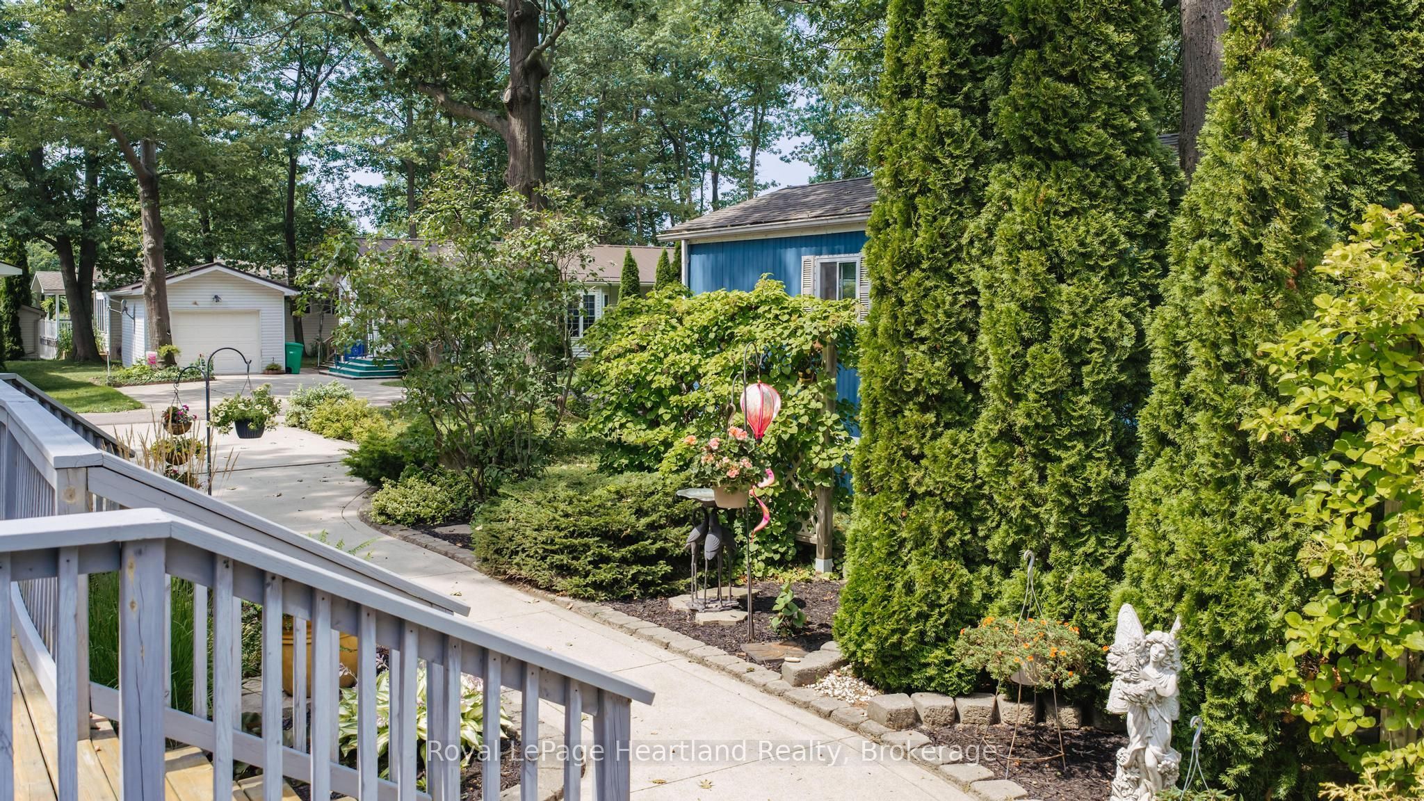 10 Huron Lane Property Photo 33
