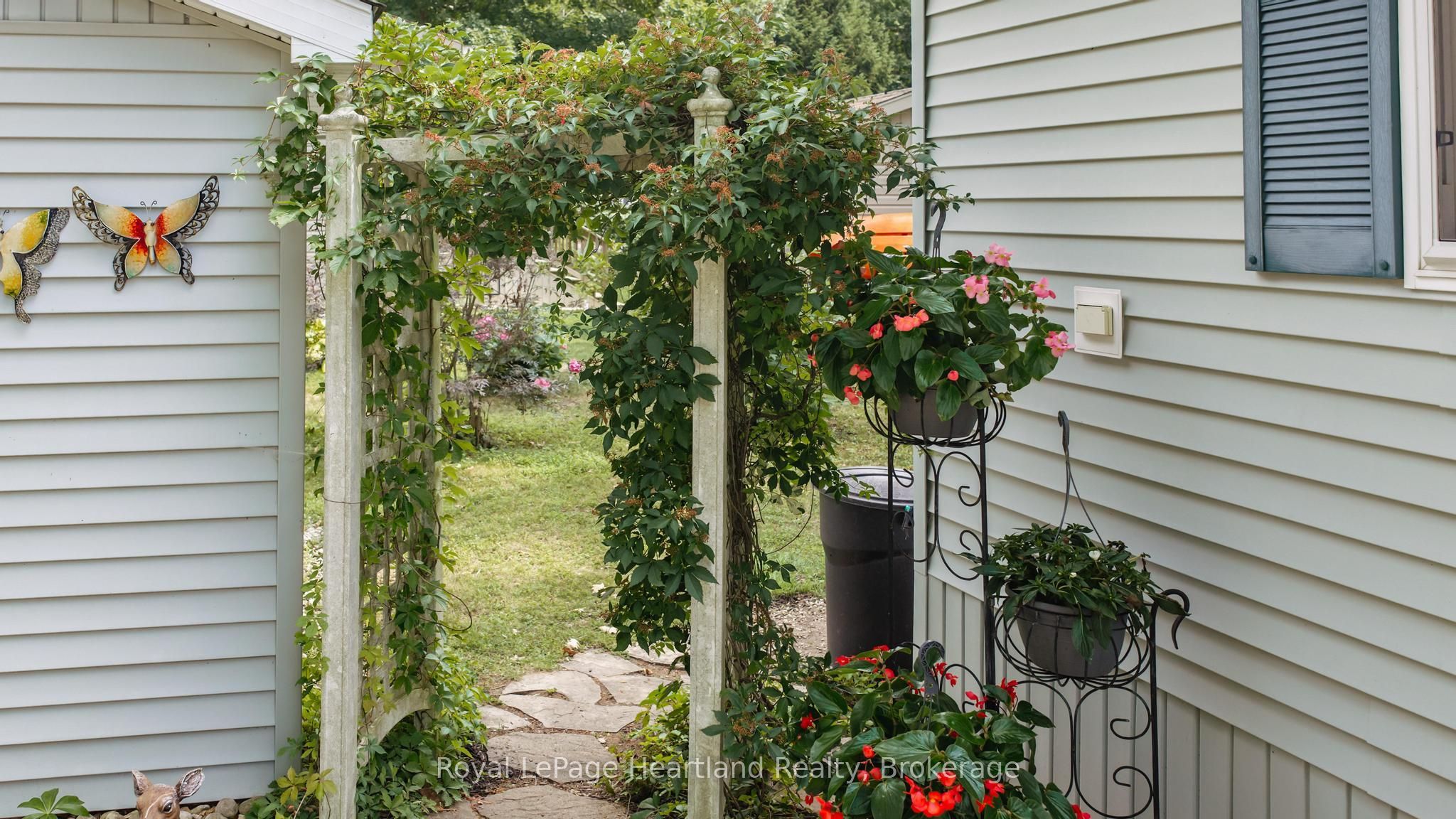 10 Huron Lane Property Photo 35