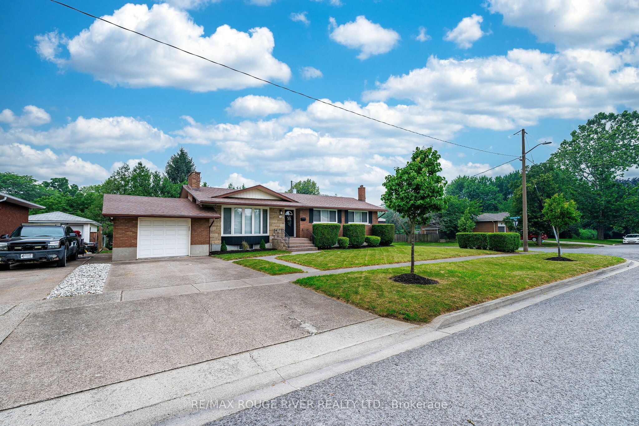 25 Clearview Heights Property Photo 2