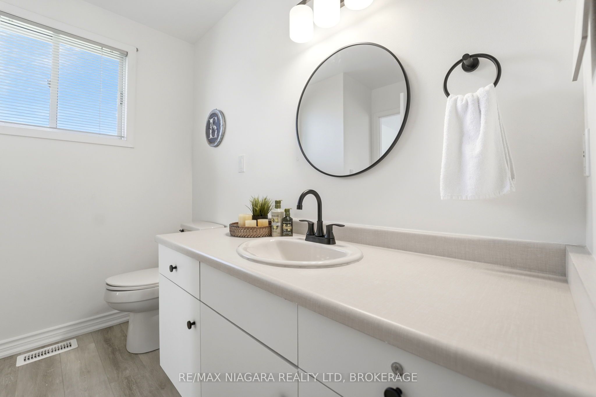 5735 Deerbrook Street Property Photo 23