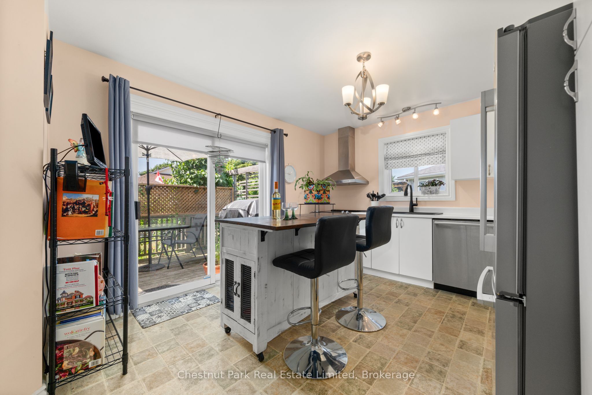 20 Monroe Court Property Photo 15