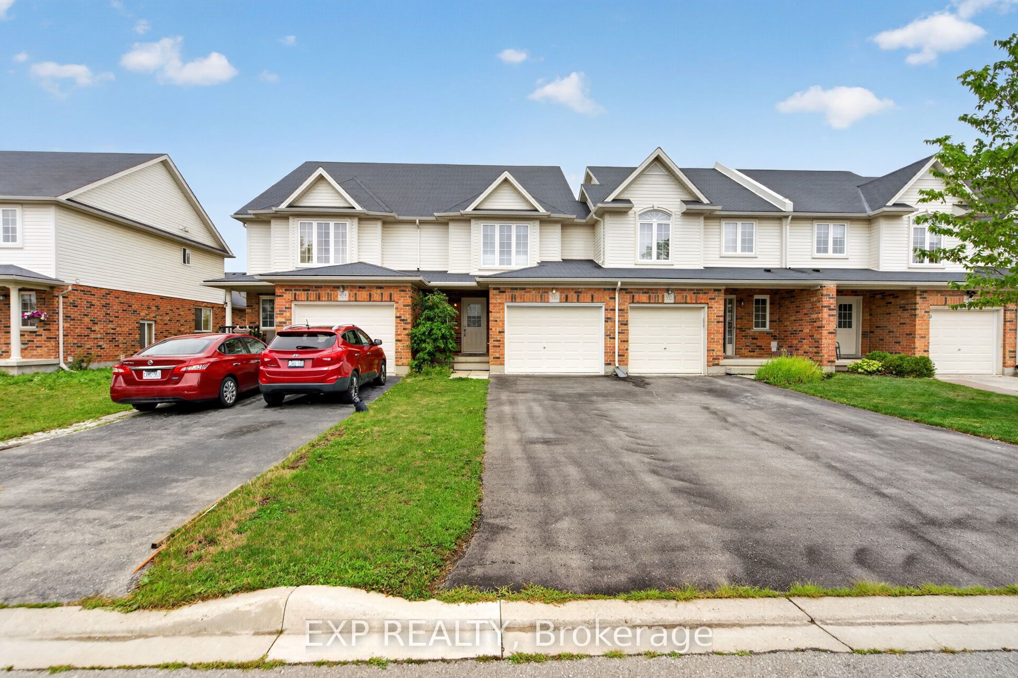 930 Silverfox Crescent Property Photo 1