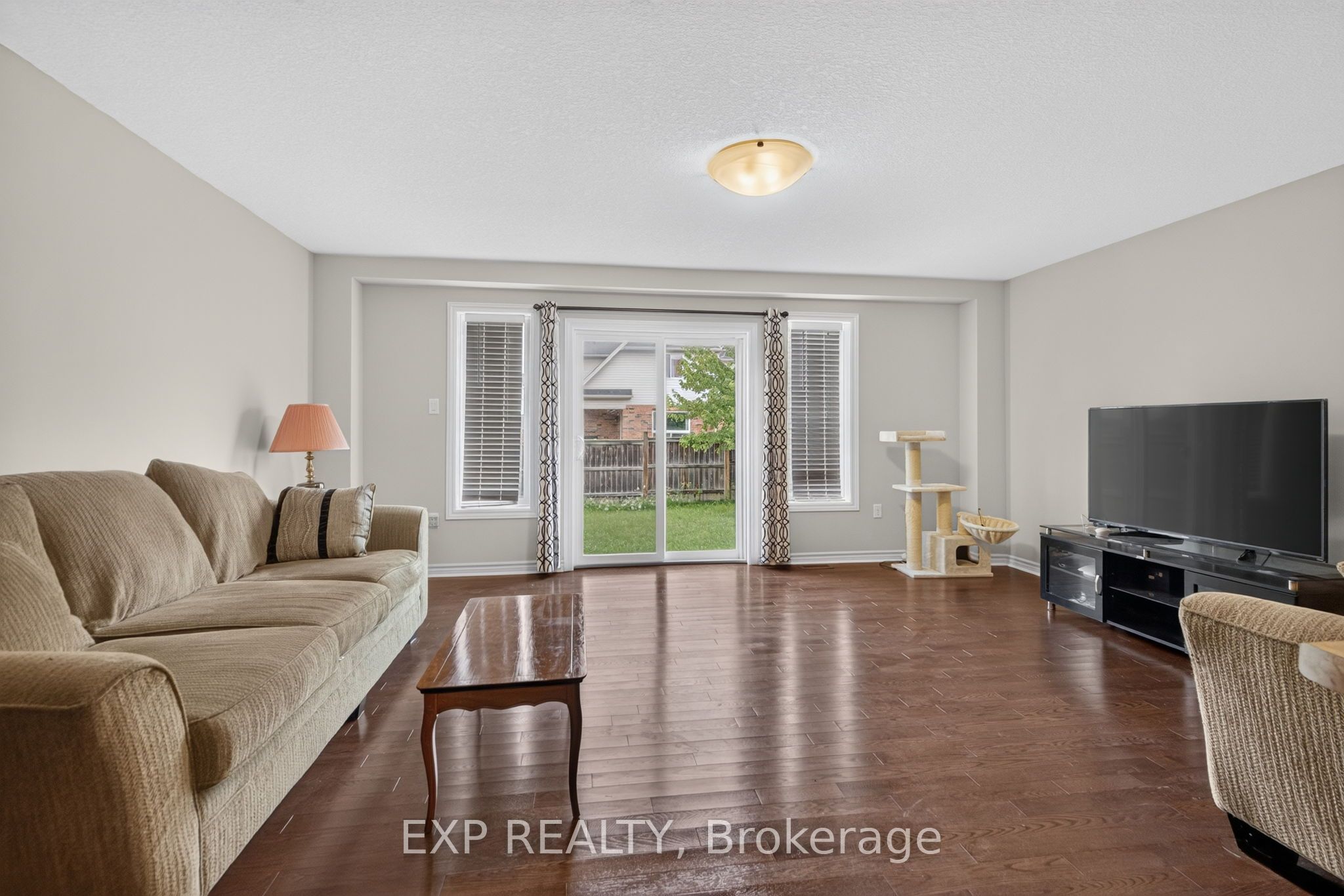 930 Silverfox Crescent Property Photo 13
