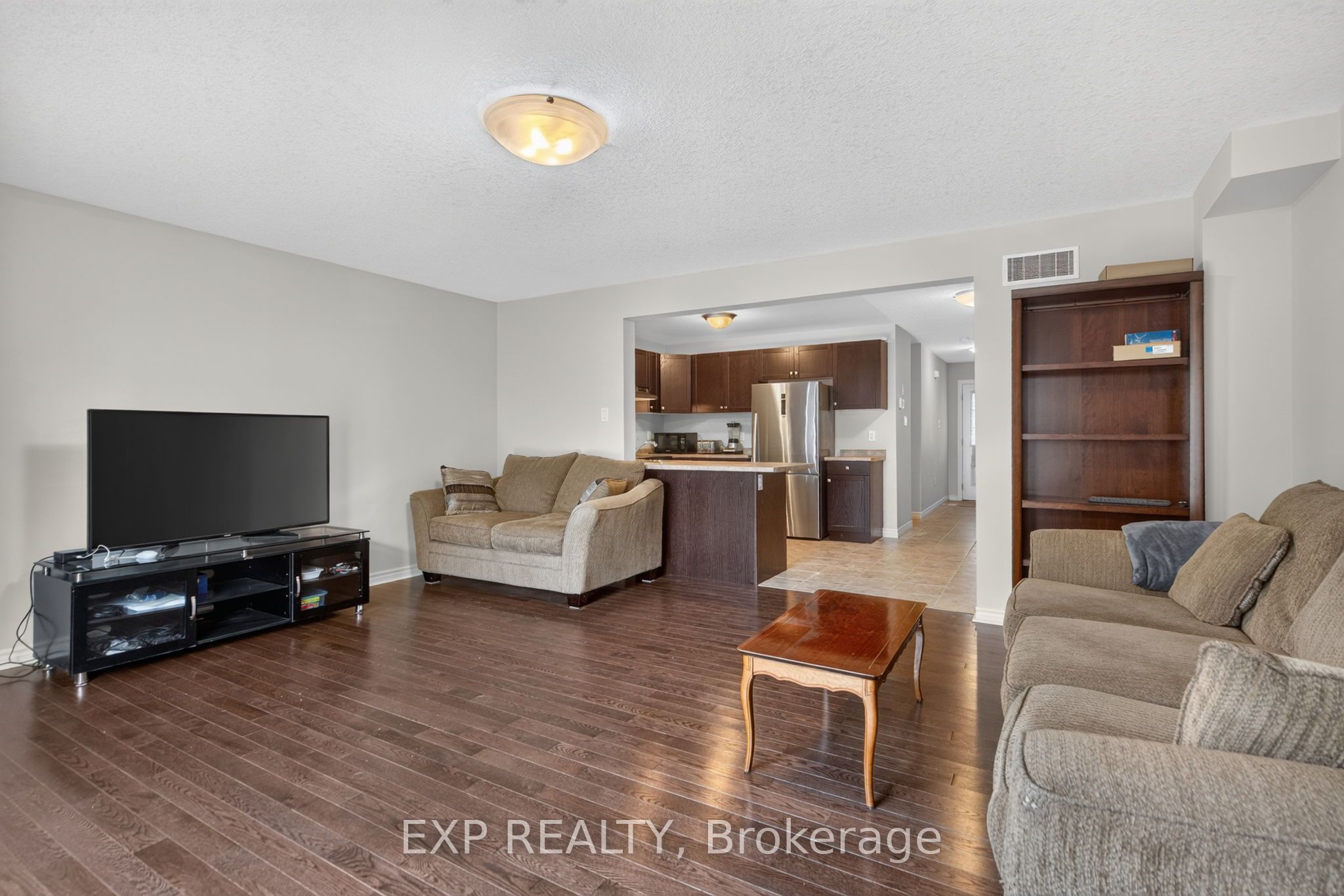 930 Silverfox Crescent Property Photo 17