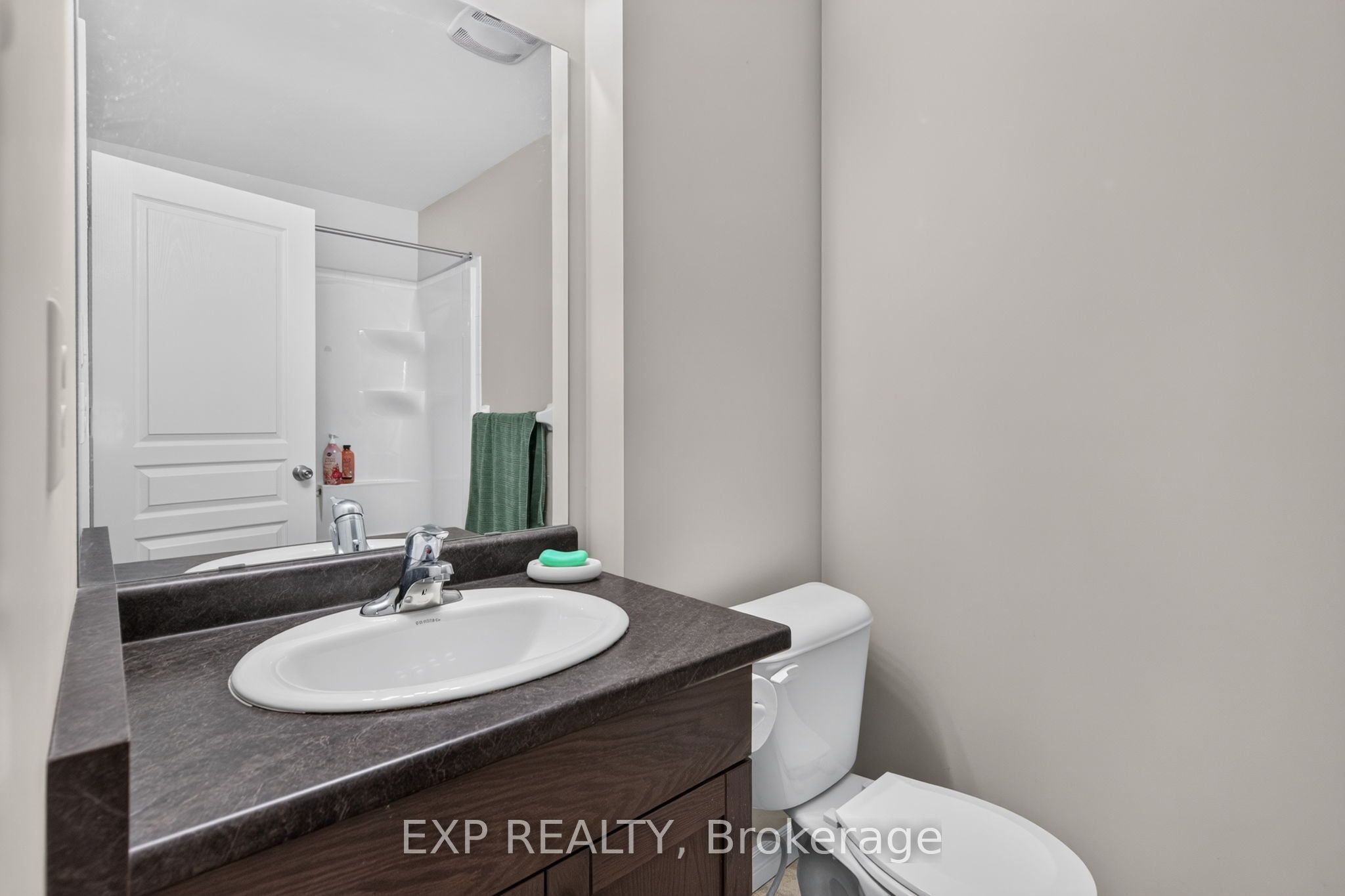 930 Silverfox Crescent Property Photo 25