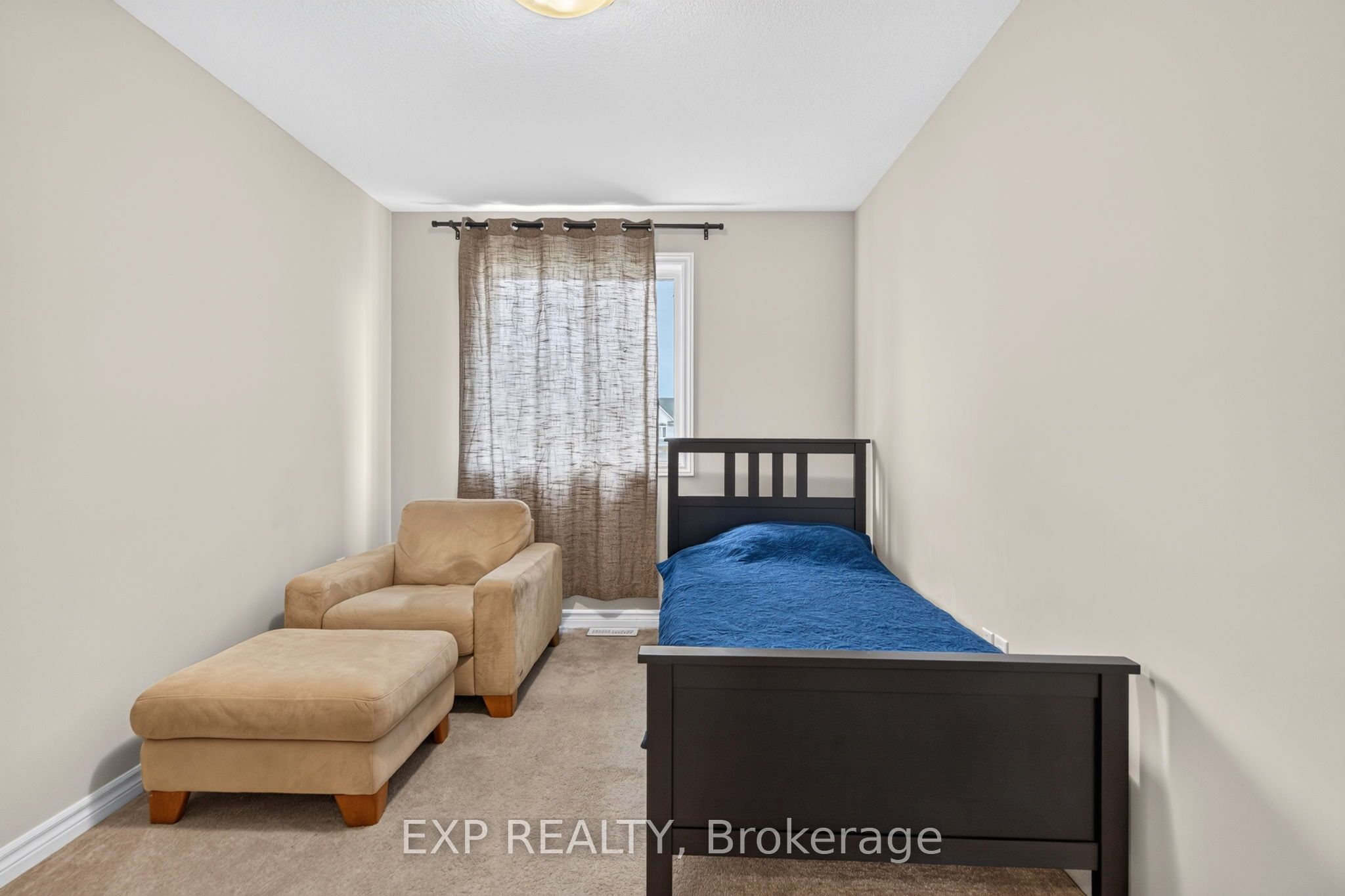 930 Silverfox Crescent Property Photo 31