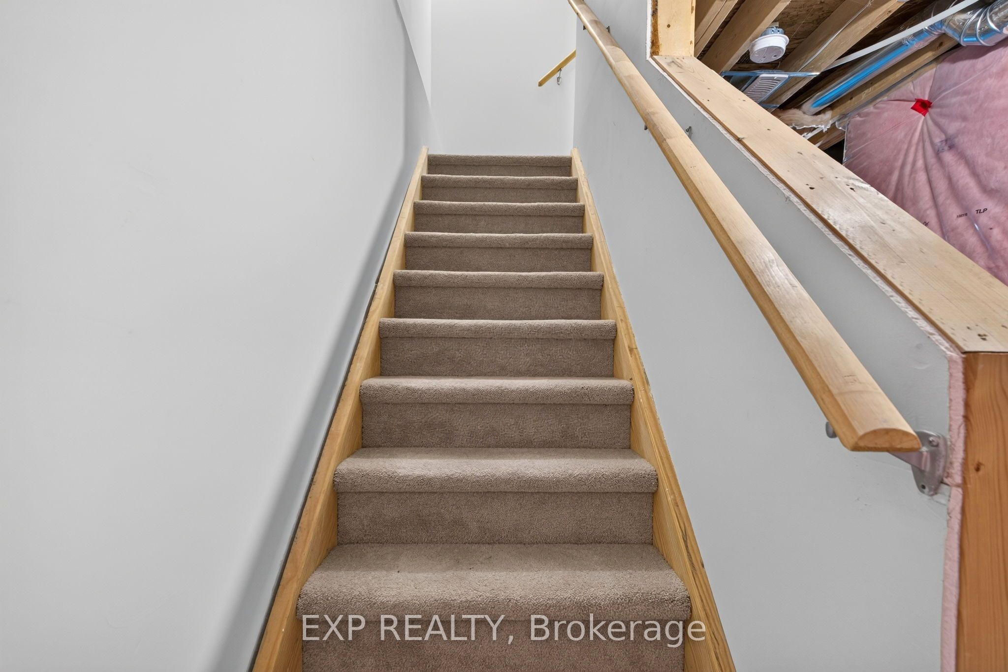 930 Silverfox Crescent Property Photo 34