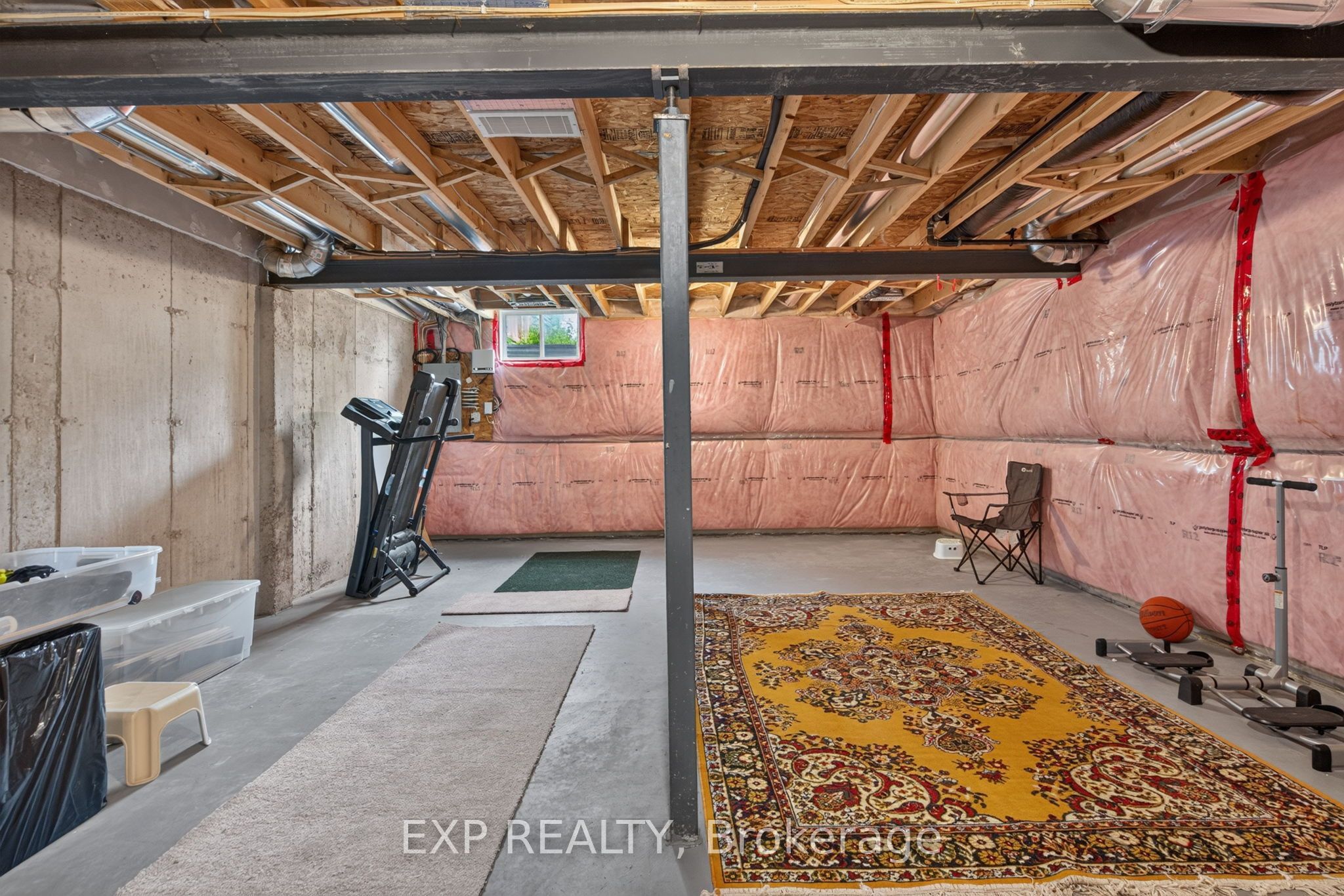 930 Silverfox Crescent Property Photo 36