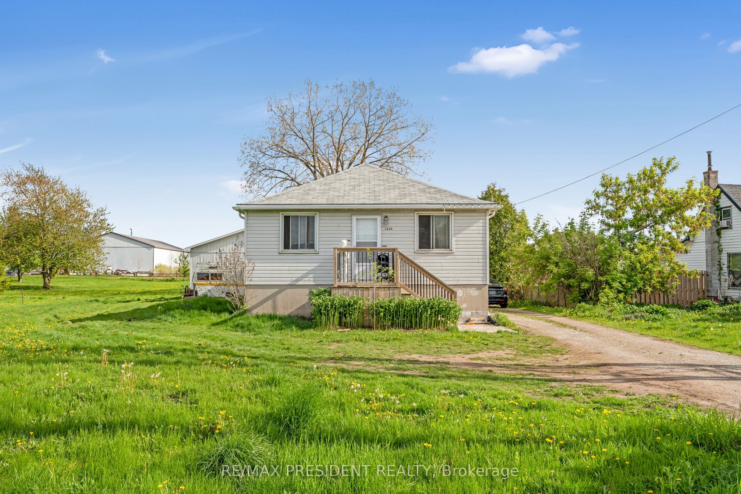 1224 Parkinson Road Property Photo 1