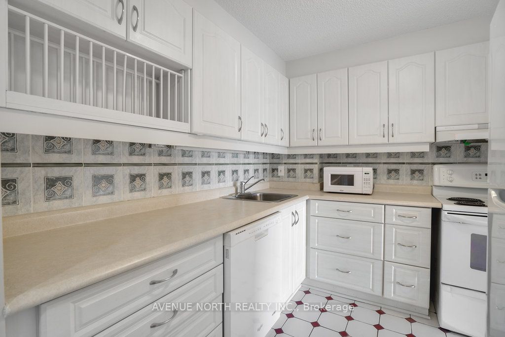 1100 Ambleside Drive 708 Property Photo 10