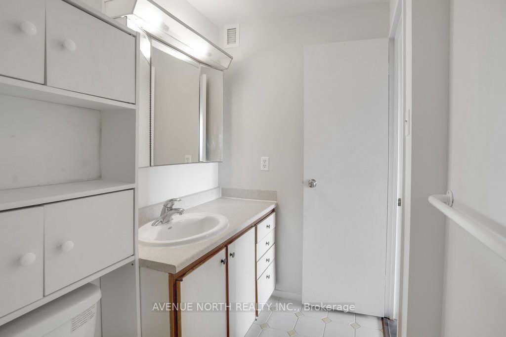 1100 Ambleside Drive 708 Property Photo 15