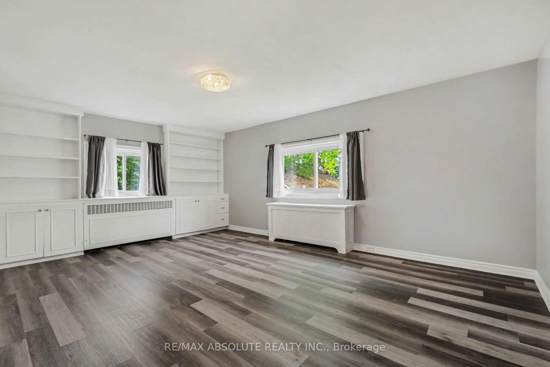 16 Glen Avenue Property Photo 15