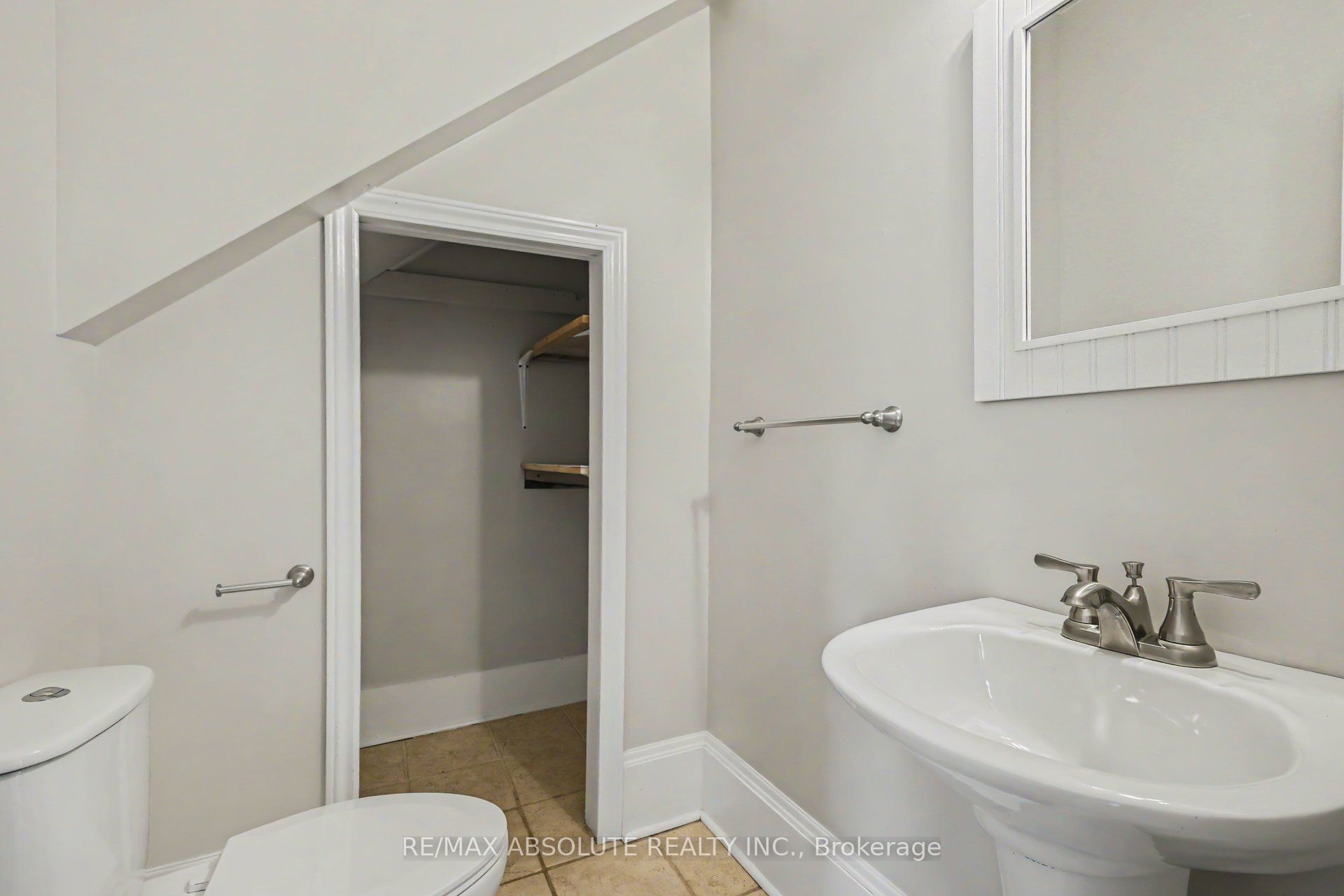 16 Glen Avenue Property Photo 19