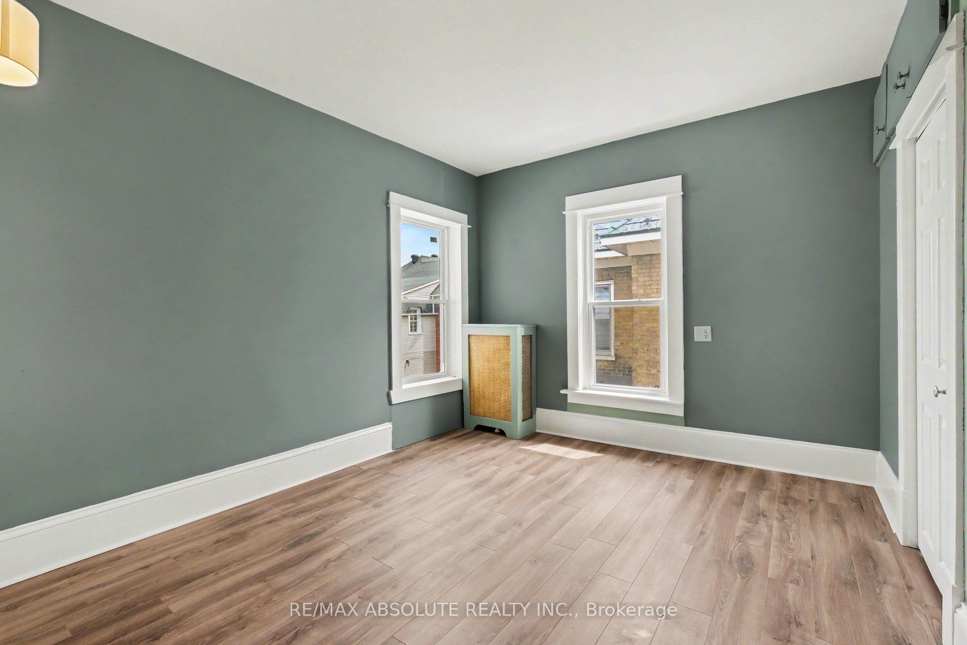 16 Glen Avenue Property Photo 25