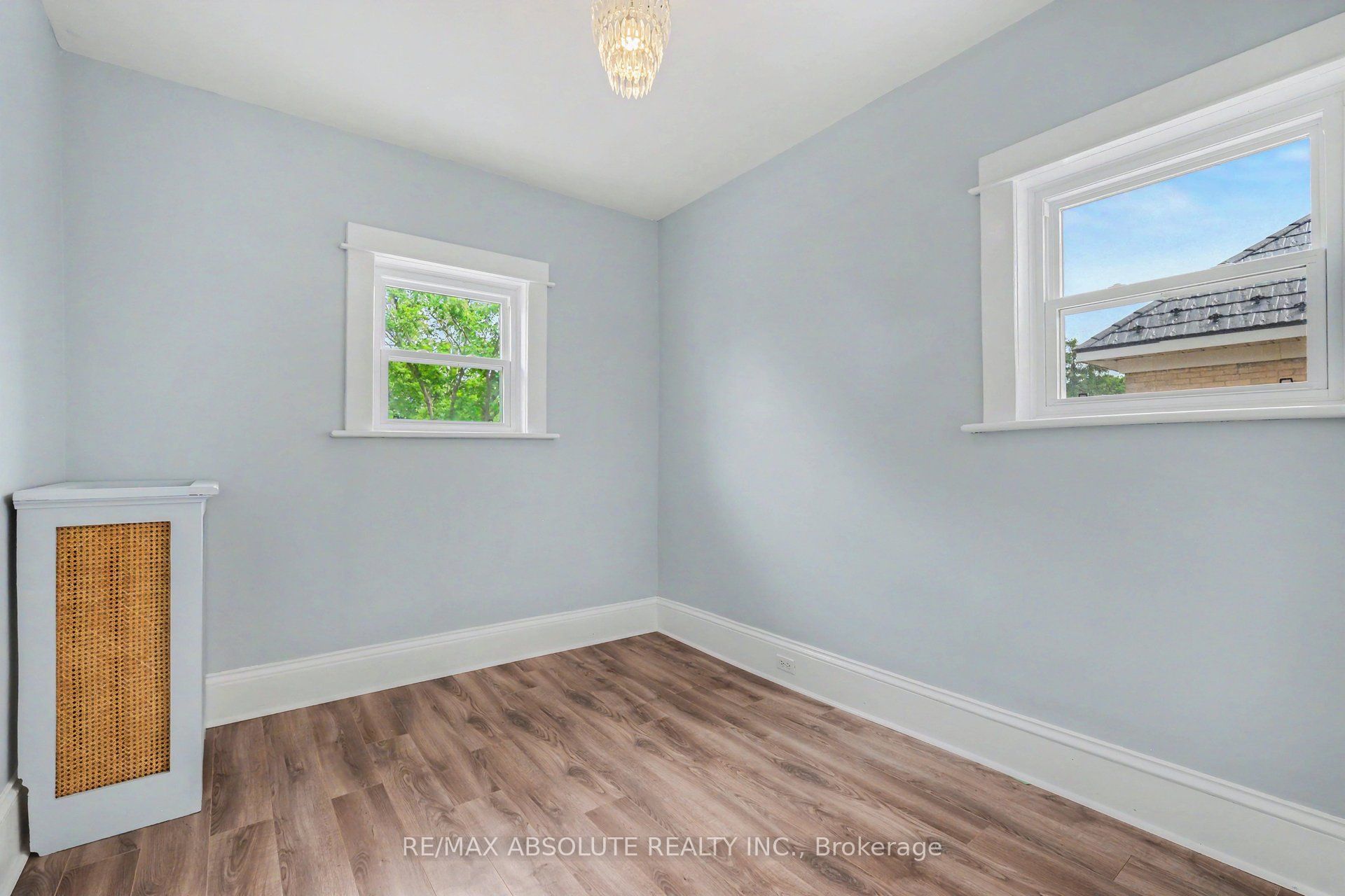 16 Glen Avenue Property Photo 28