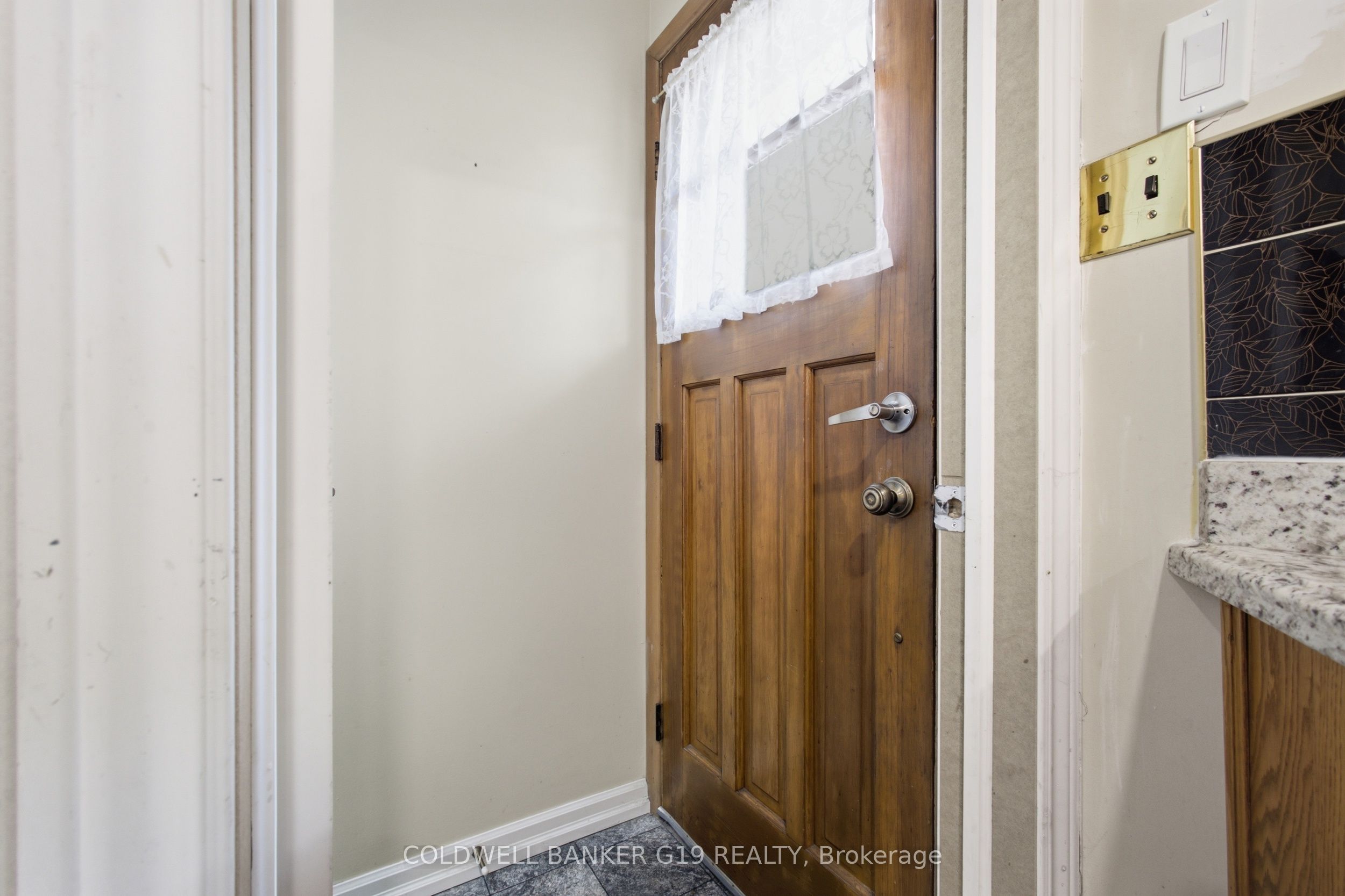 360 Blair Road Property Photo 14