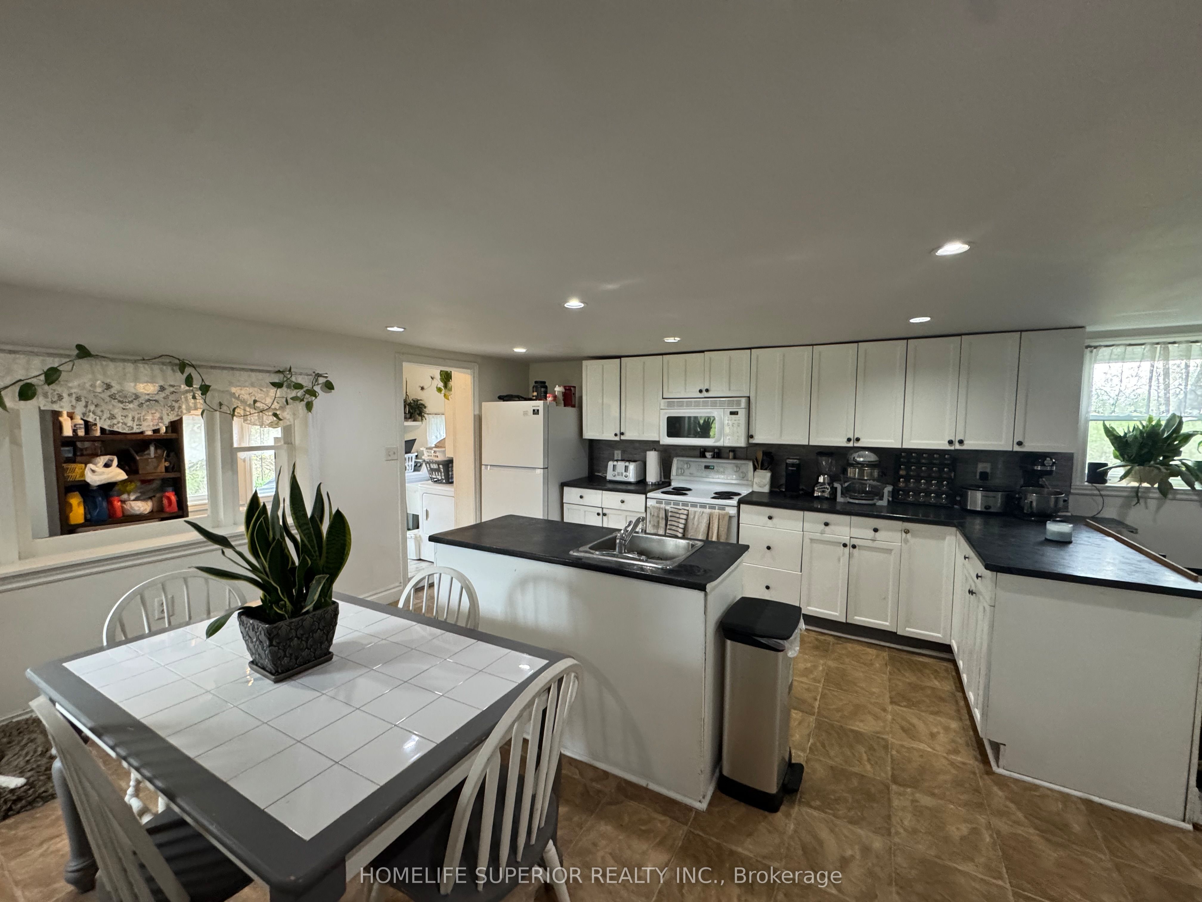 1029 St. Marks Road Property Photo 8
