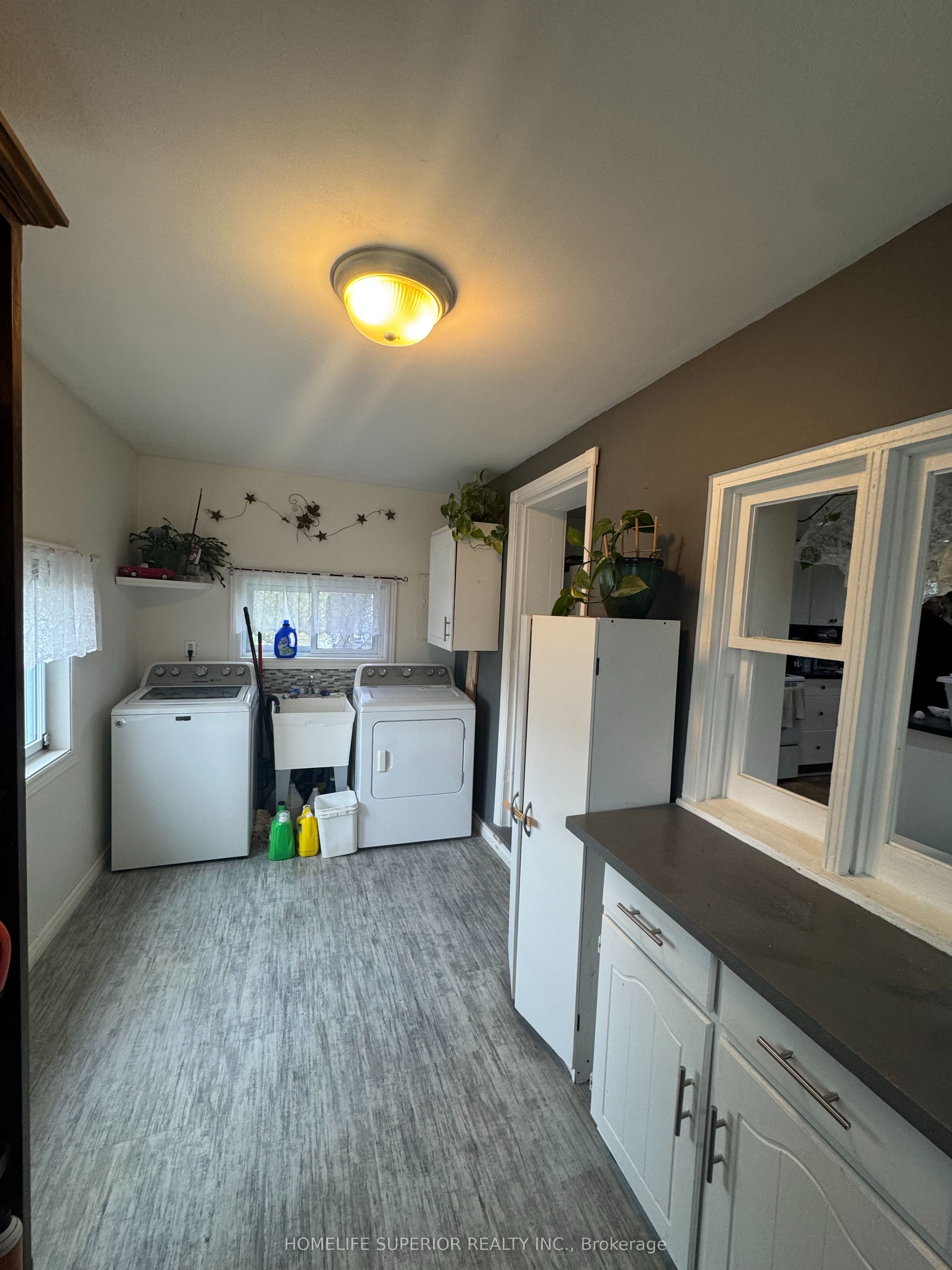 1029 St. Marks Road Property Photo 9
