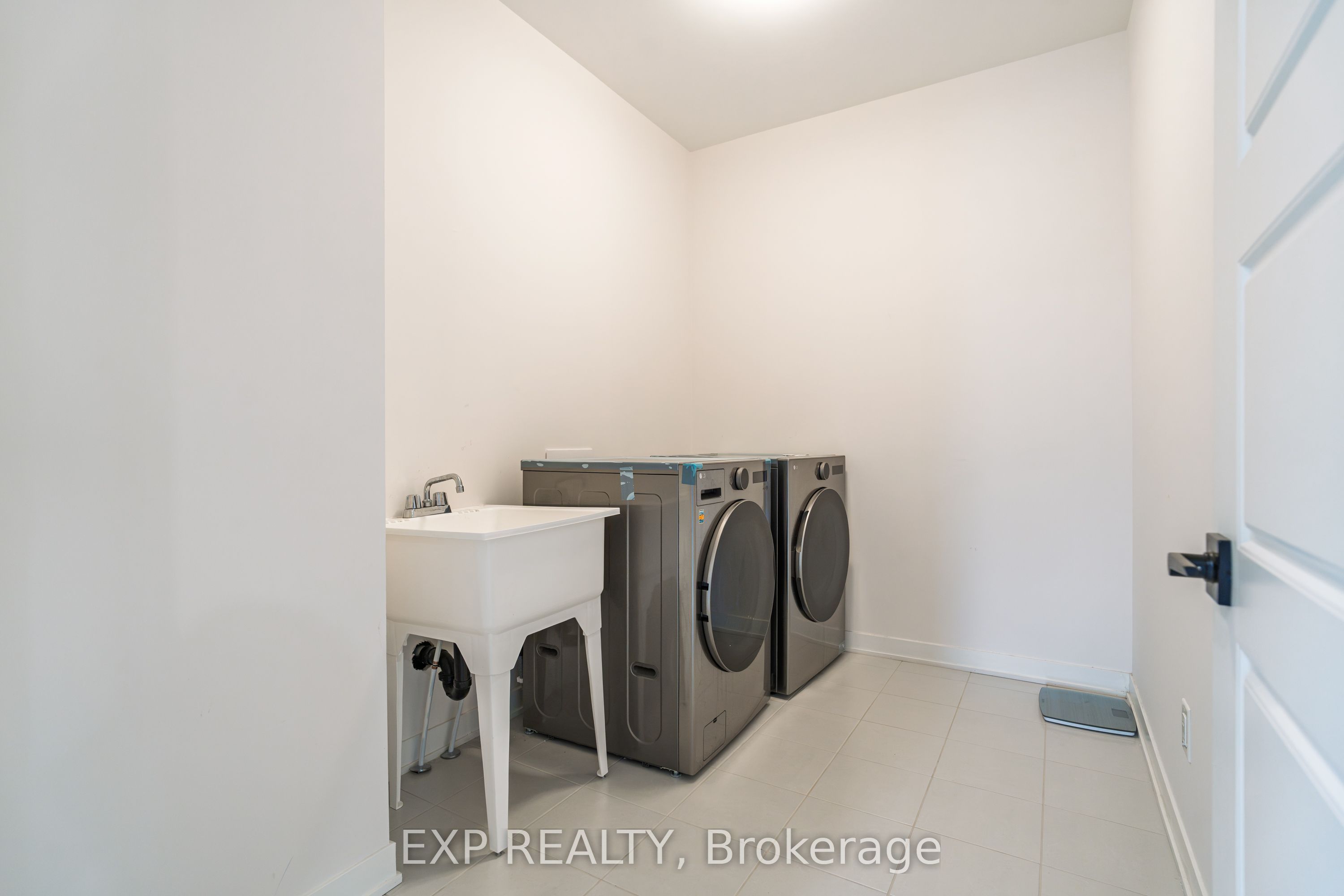 428 Meynell Road Property Photo 29