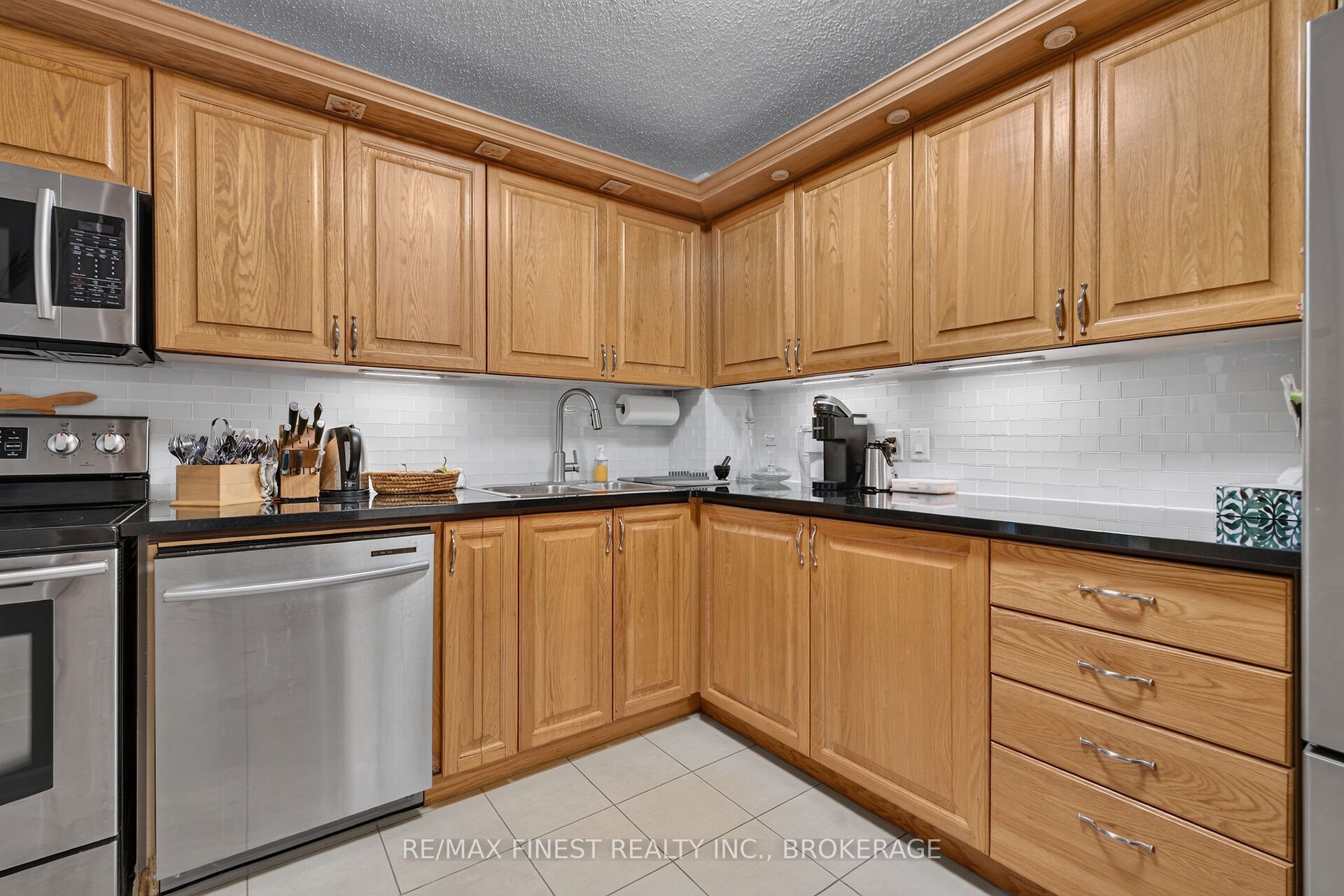 120 Barrett Court 607 Property Photo 12