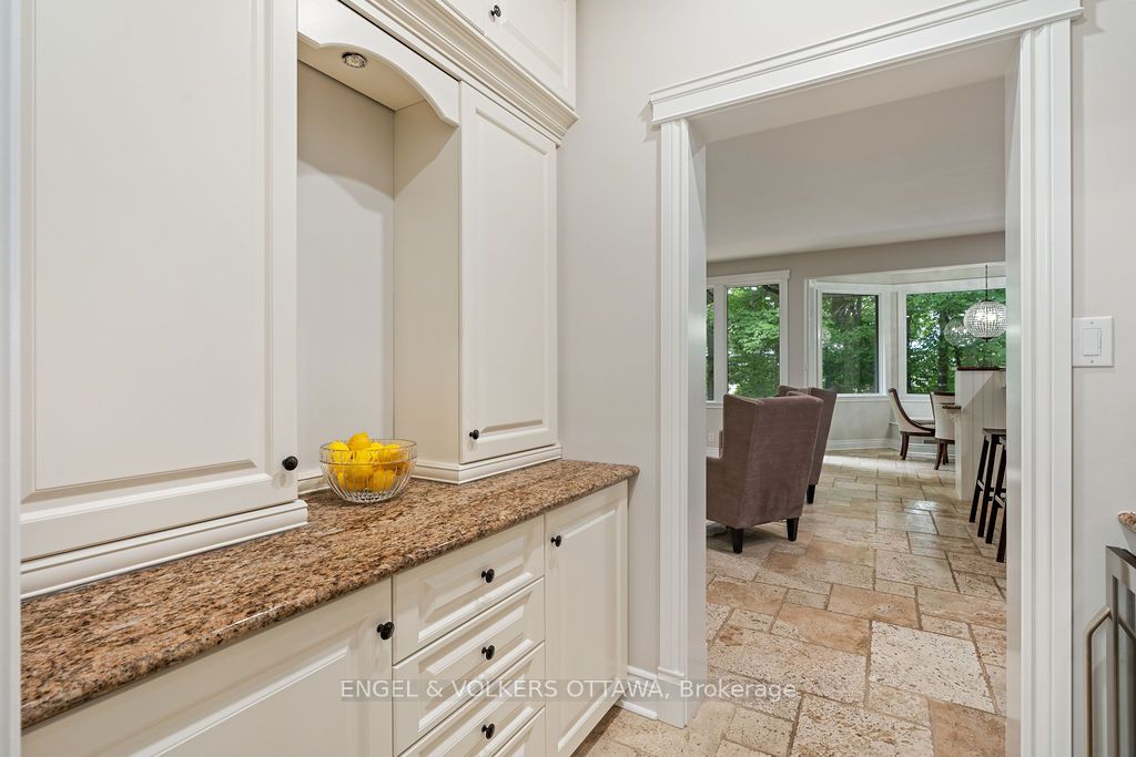 1412 Houston Crescent Property Photo 17