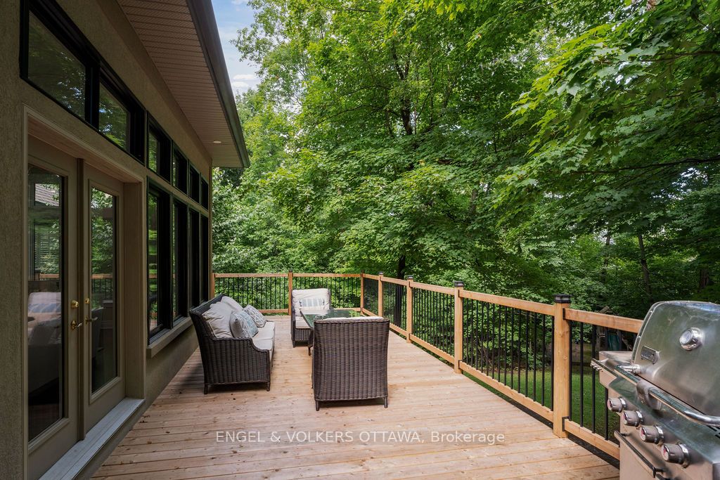 1412 Houston Crescent Property Photo 18