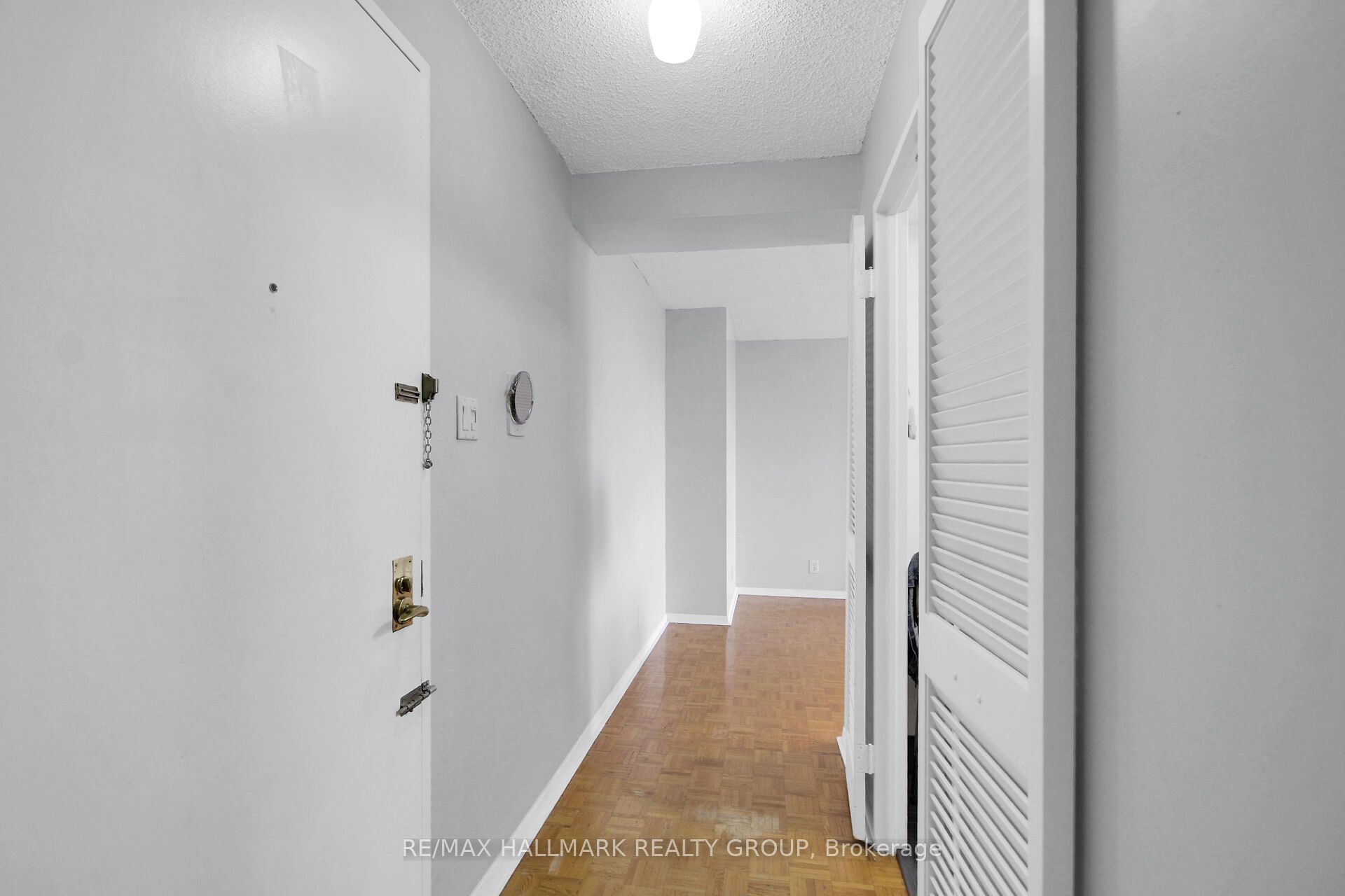 505 St Laurent Boulevard 1503 Property Photo 6