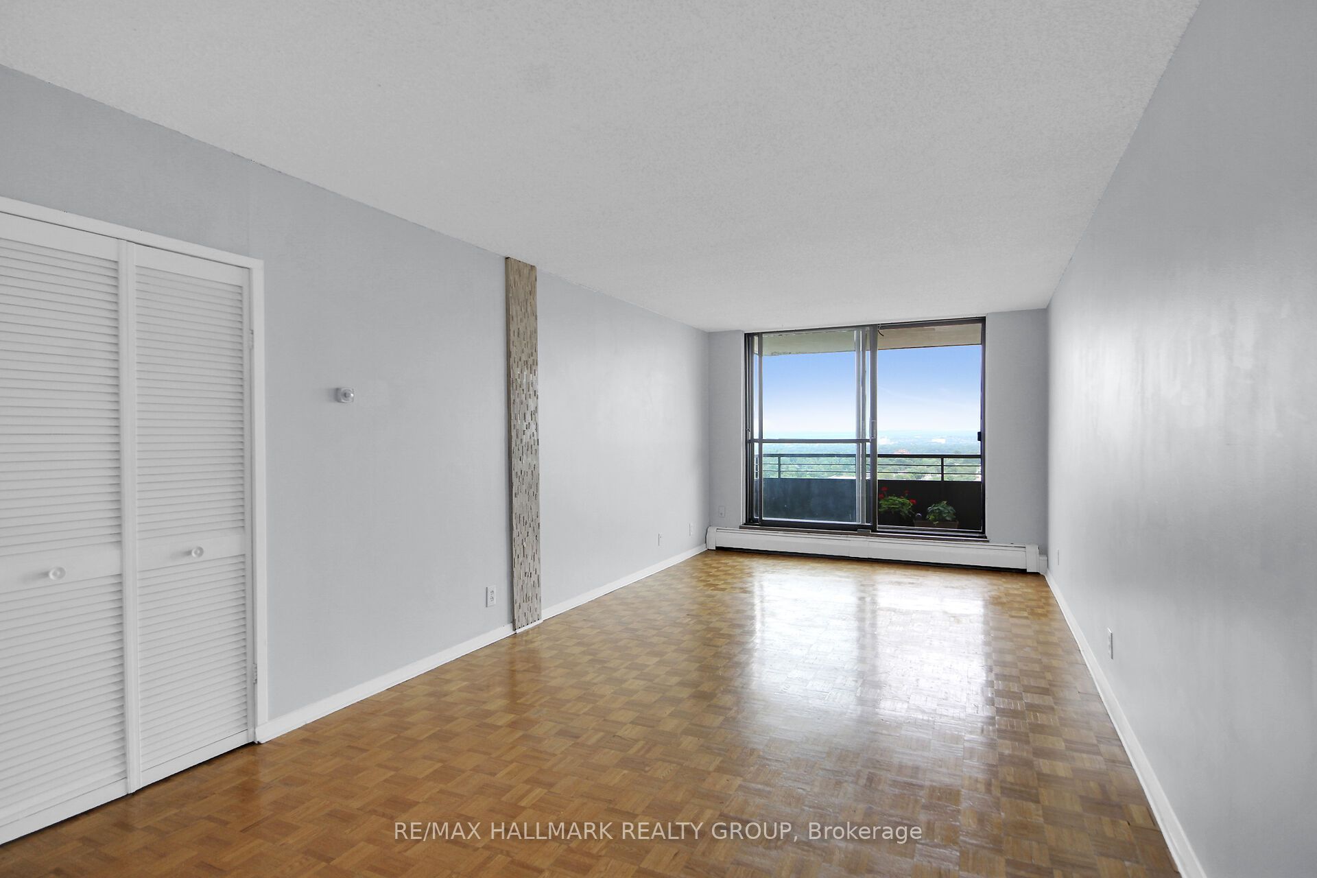 505 St Laurent Boulevard 1503 Property Photo 10