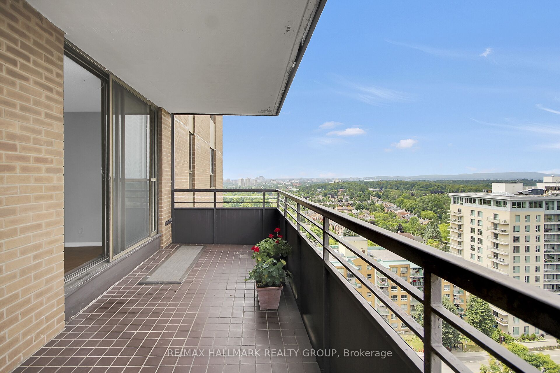 505 St Laurent Boulevard 1503 Property Photo 21