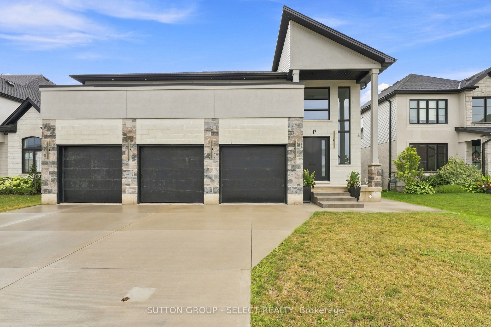 17 Arrowwood Path Property Photo 1