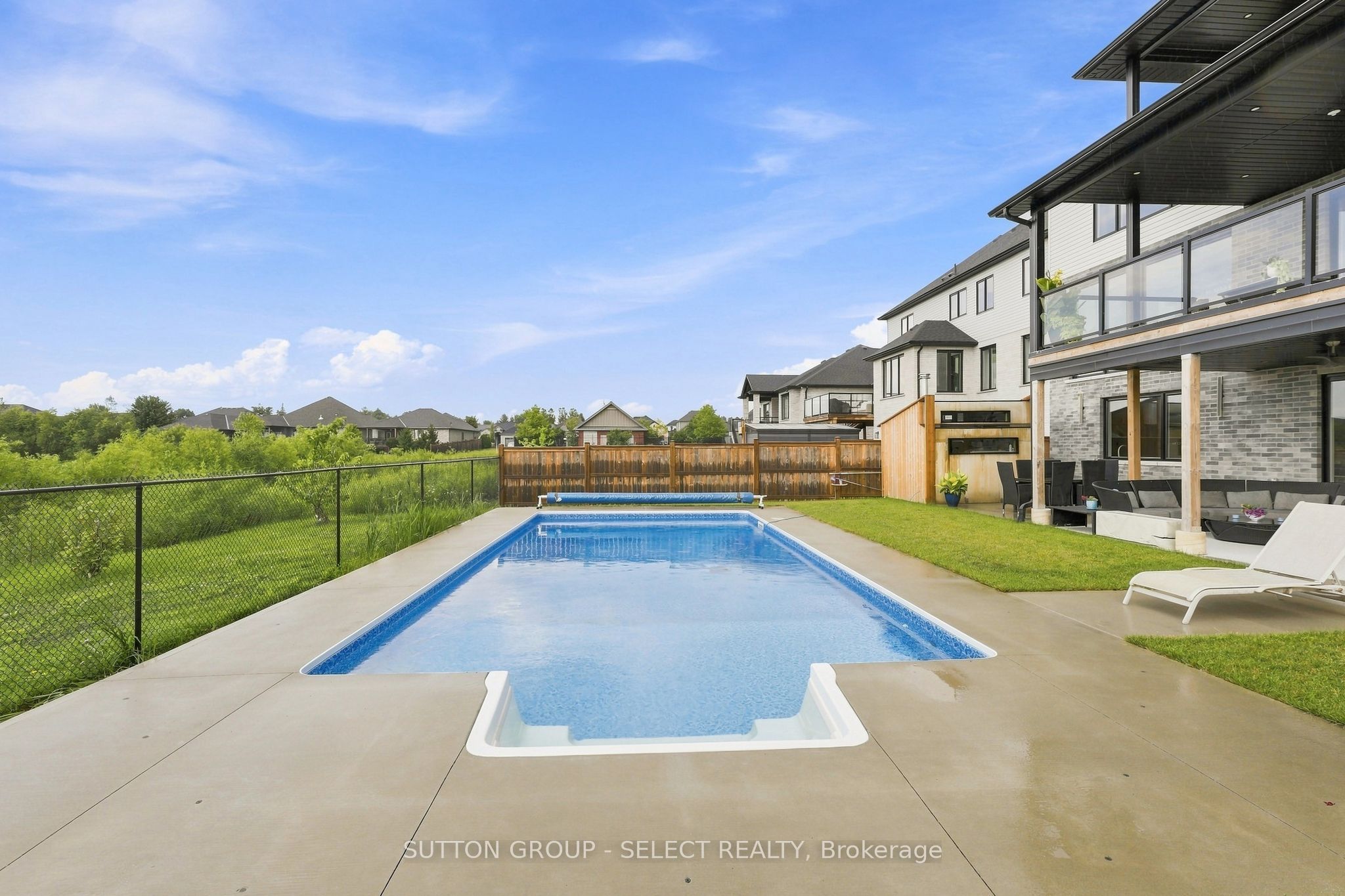17 Arrowwood Path Property Photo 5