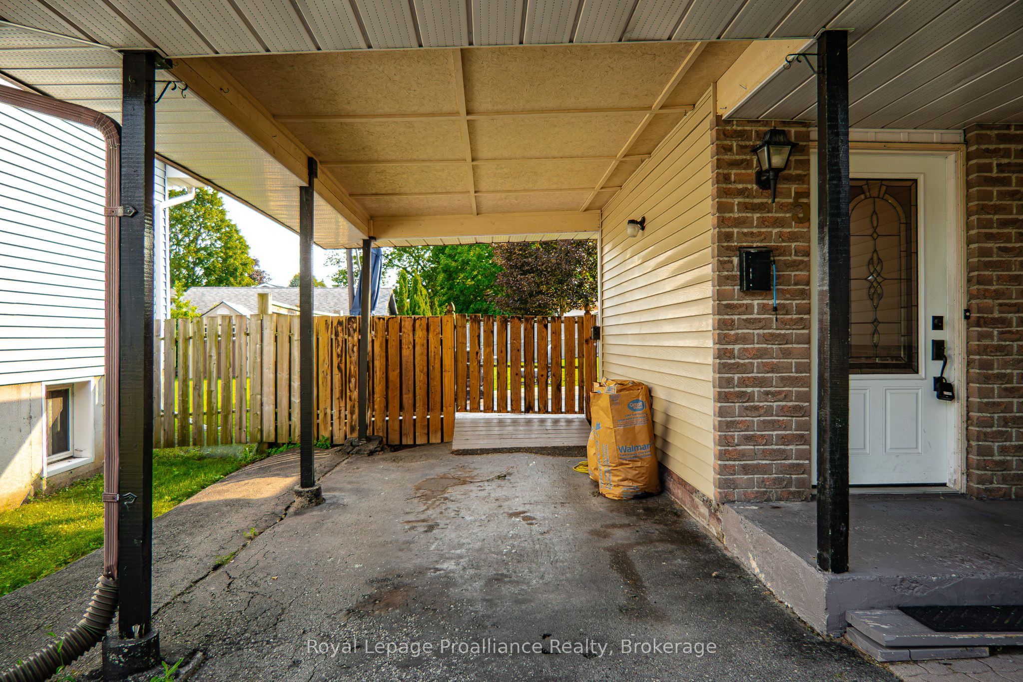 5 Van Alstine Drive Property Photo 7