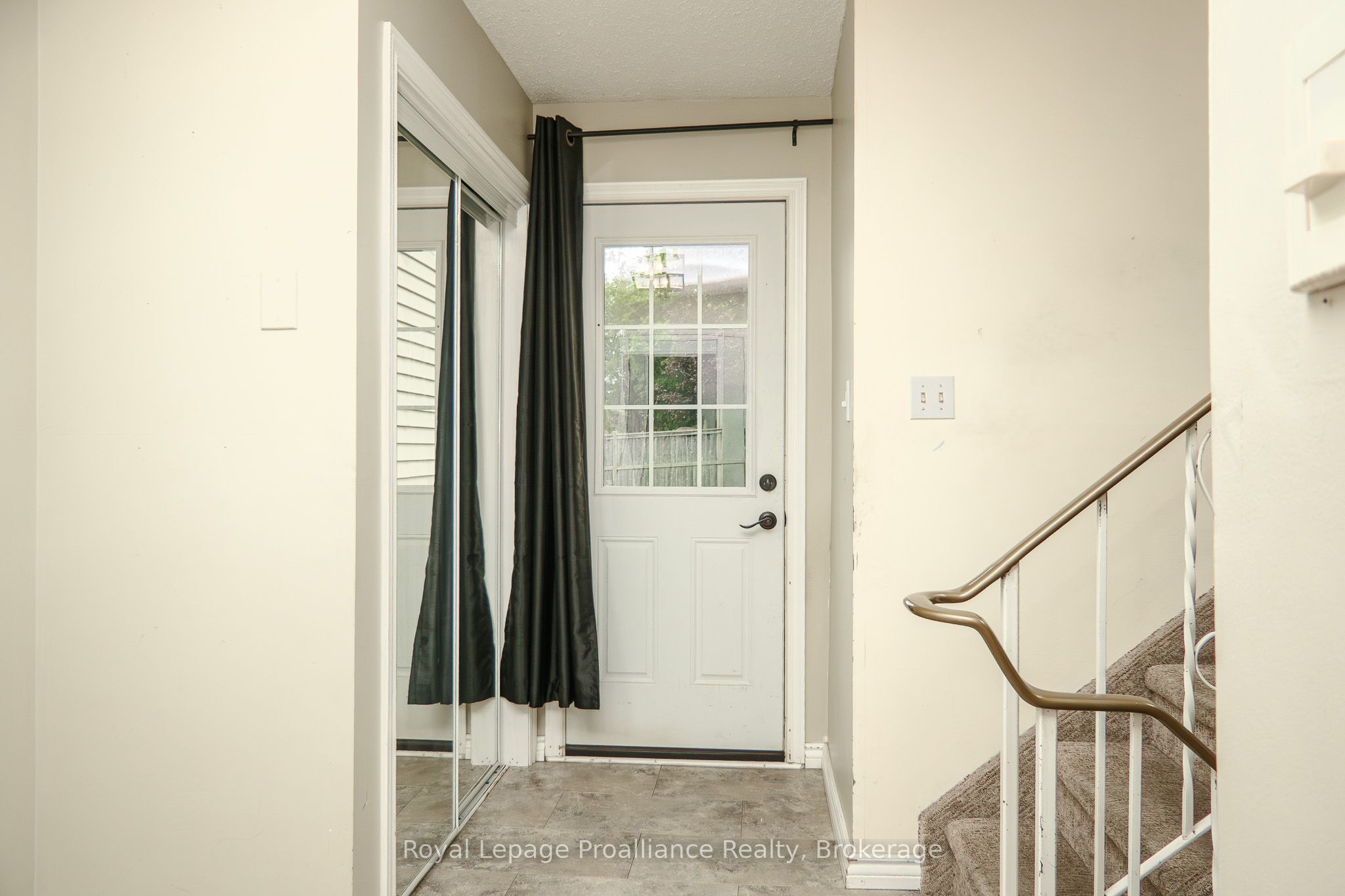 5 Van Alstine Drive Property Photo 9