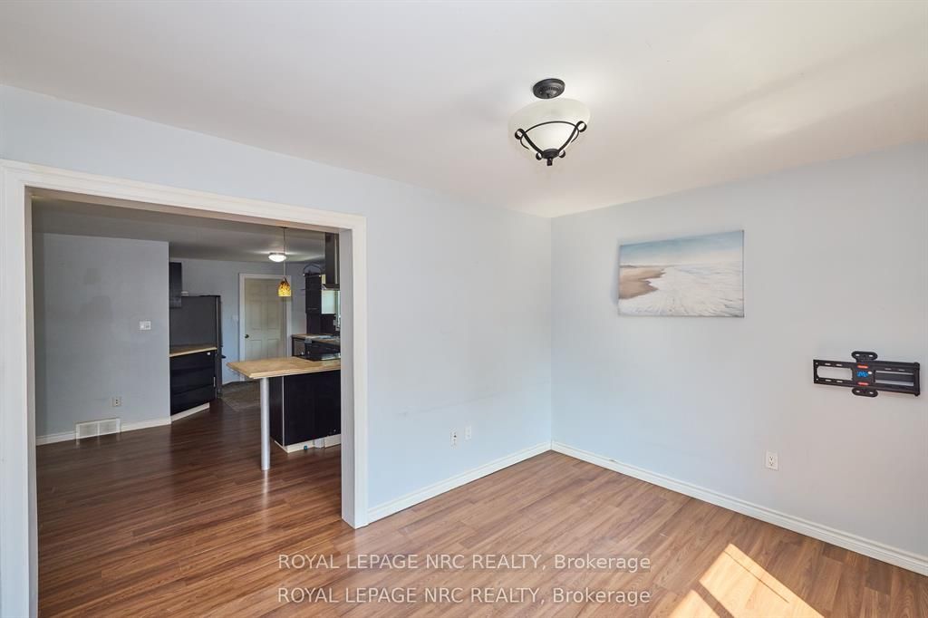 557 Geneva Street Property Photo 6