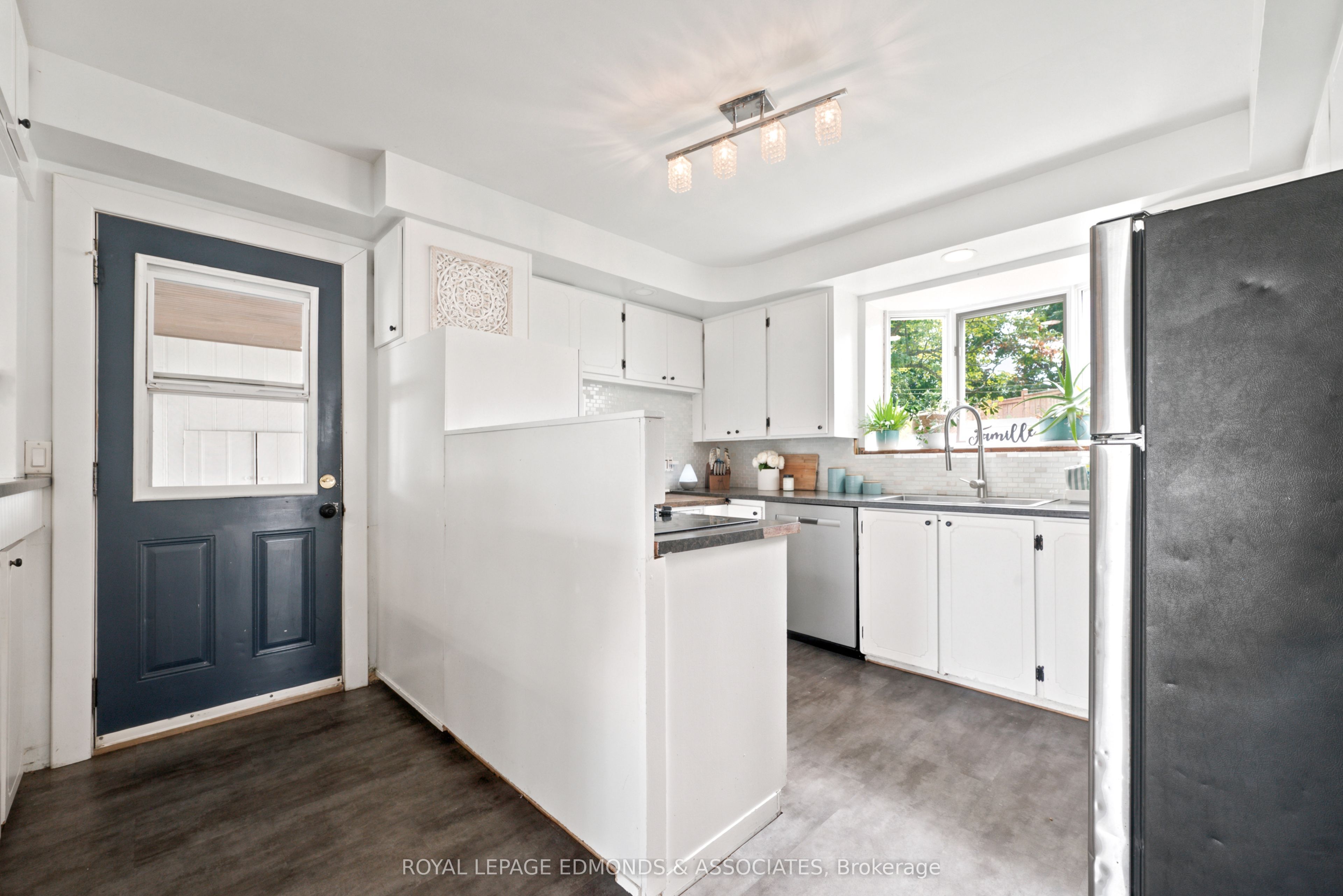734 Front Street Property Photo 15