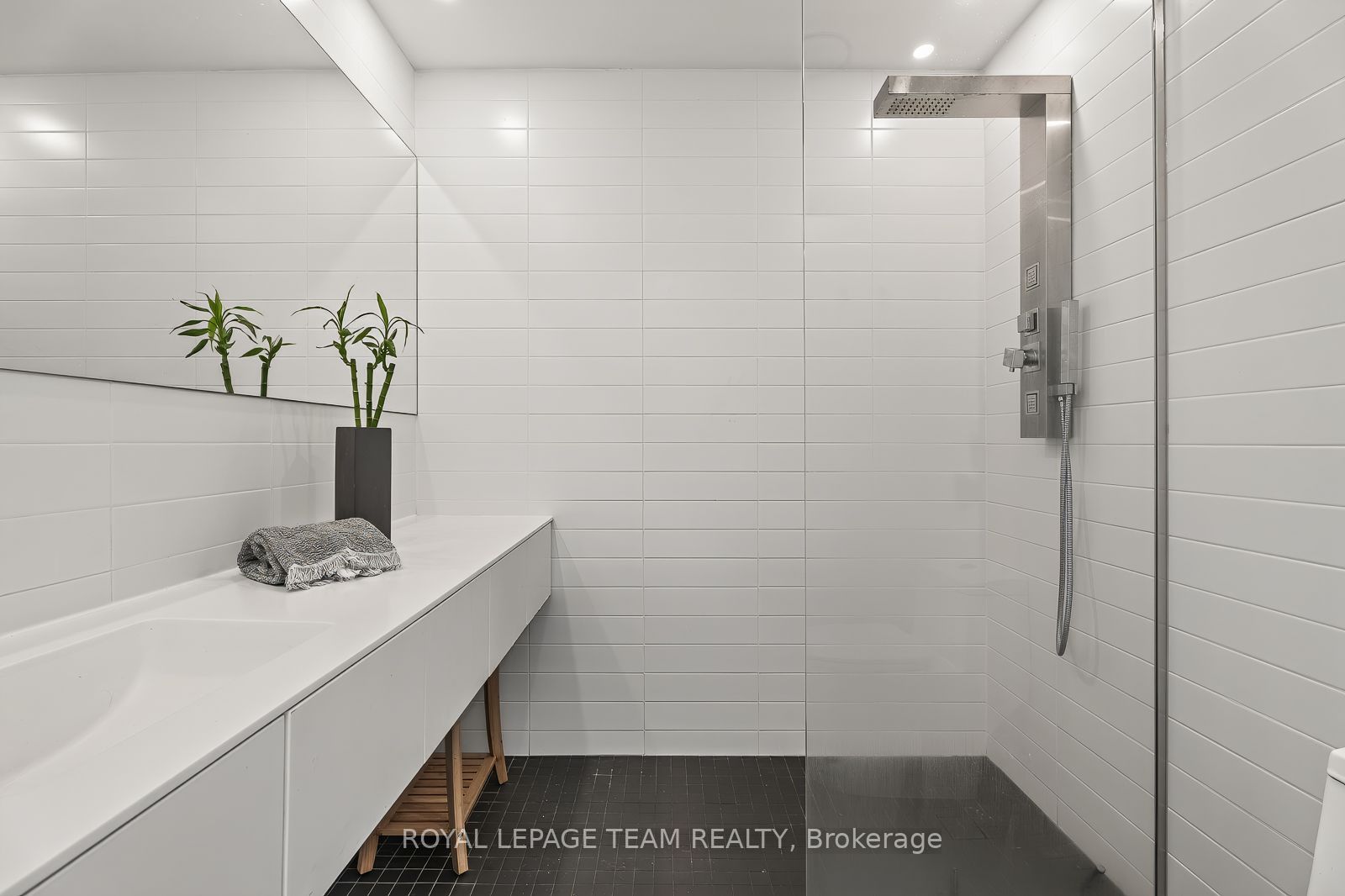 142 Ivy Crescent 2 Property Photo 25