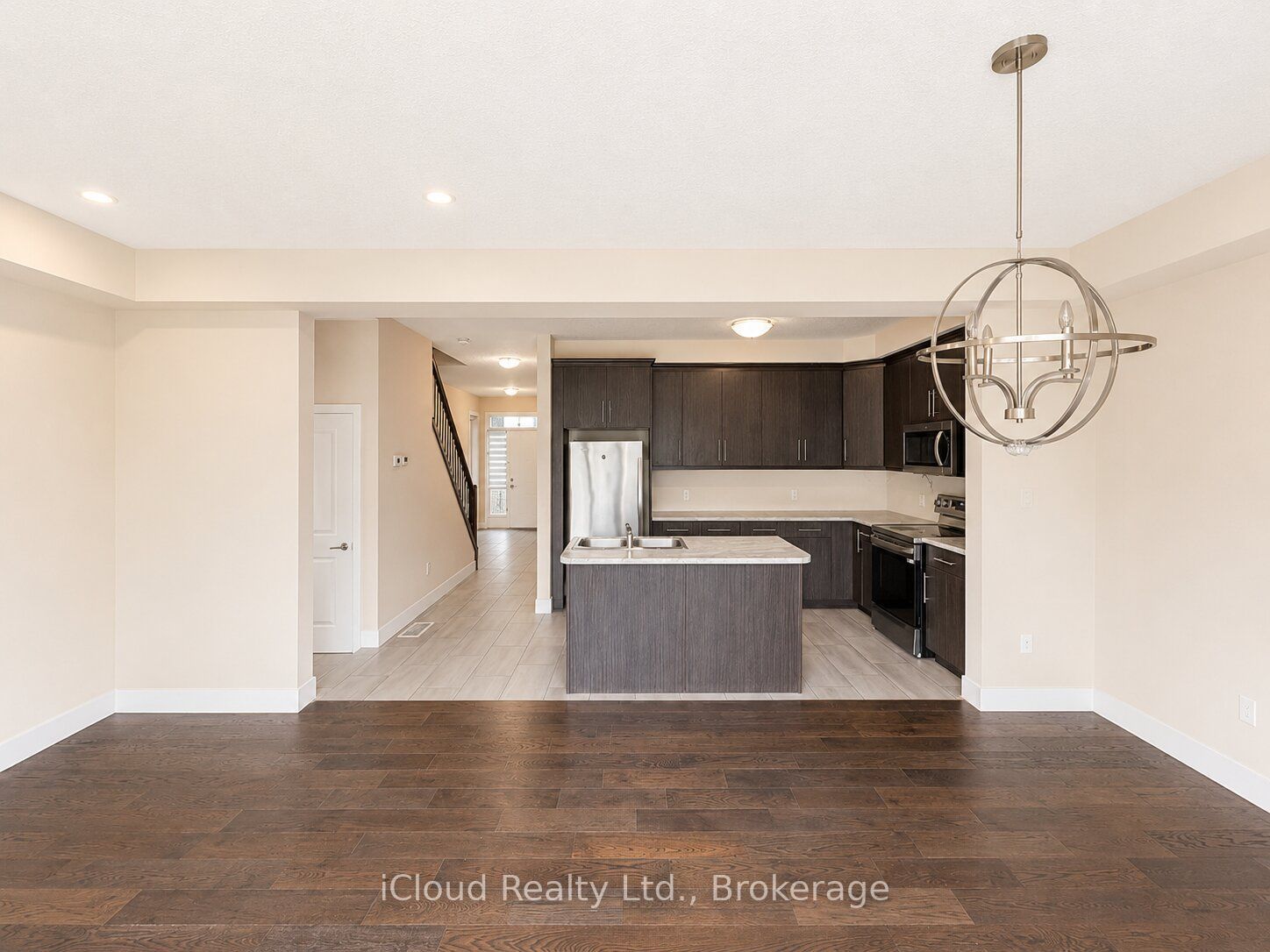 527 Chelton Road Property Photo 14