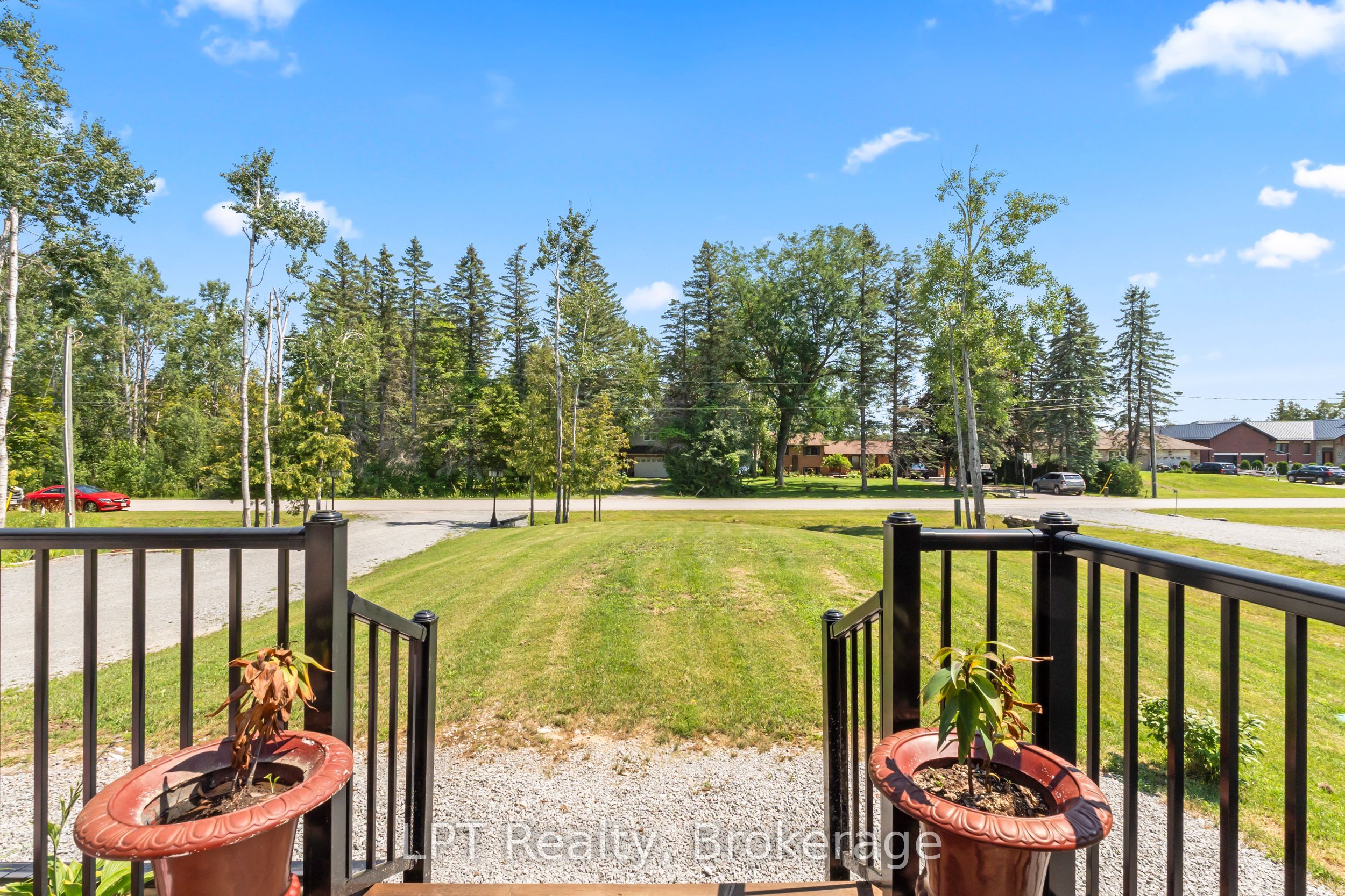 61 Pinewood Boulevard Property Photo 4