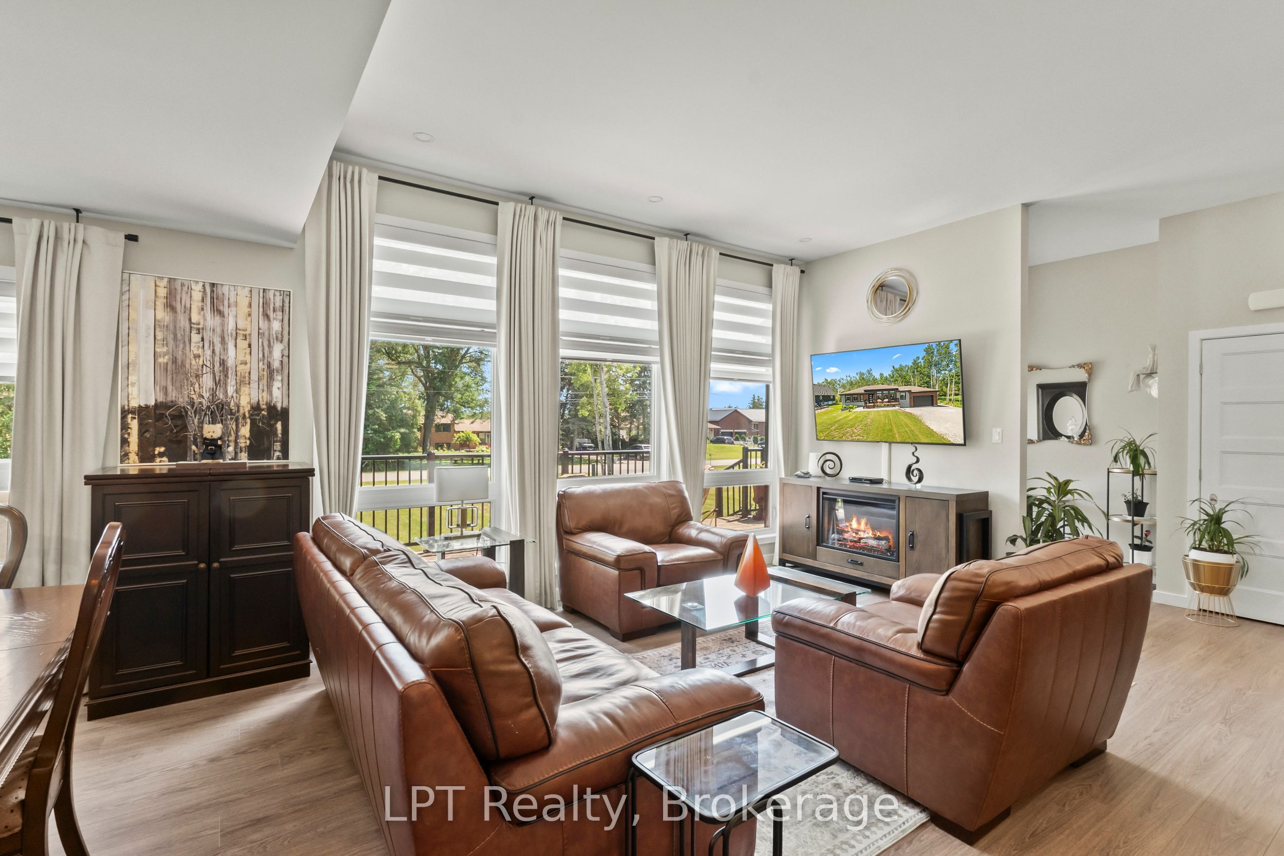 61 Pinewood Boulevard Property Photo 11
