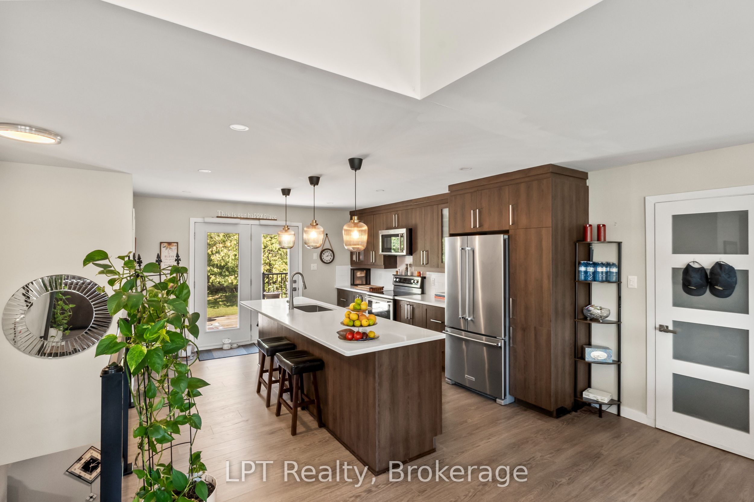 61 Pinewood Boulevard Property Photo 12