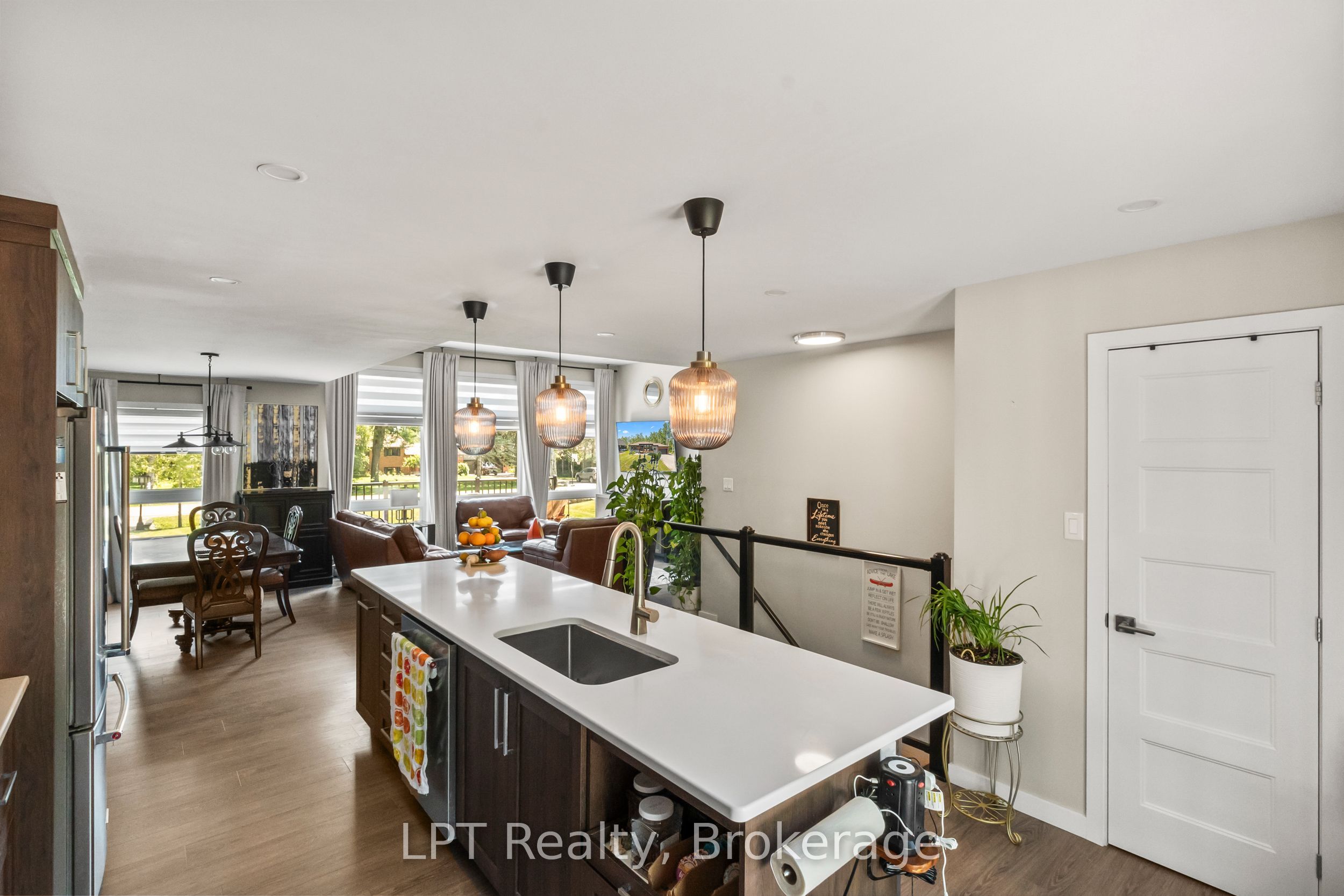 61 Pinewood Boulevard Property Photo 14