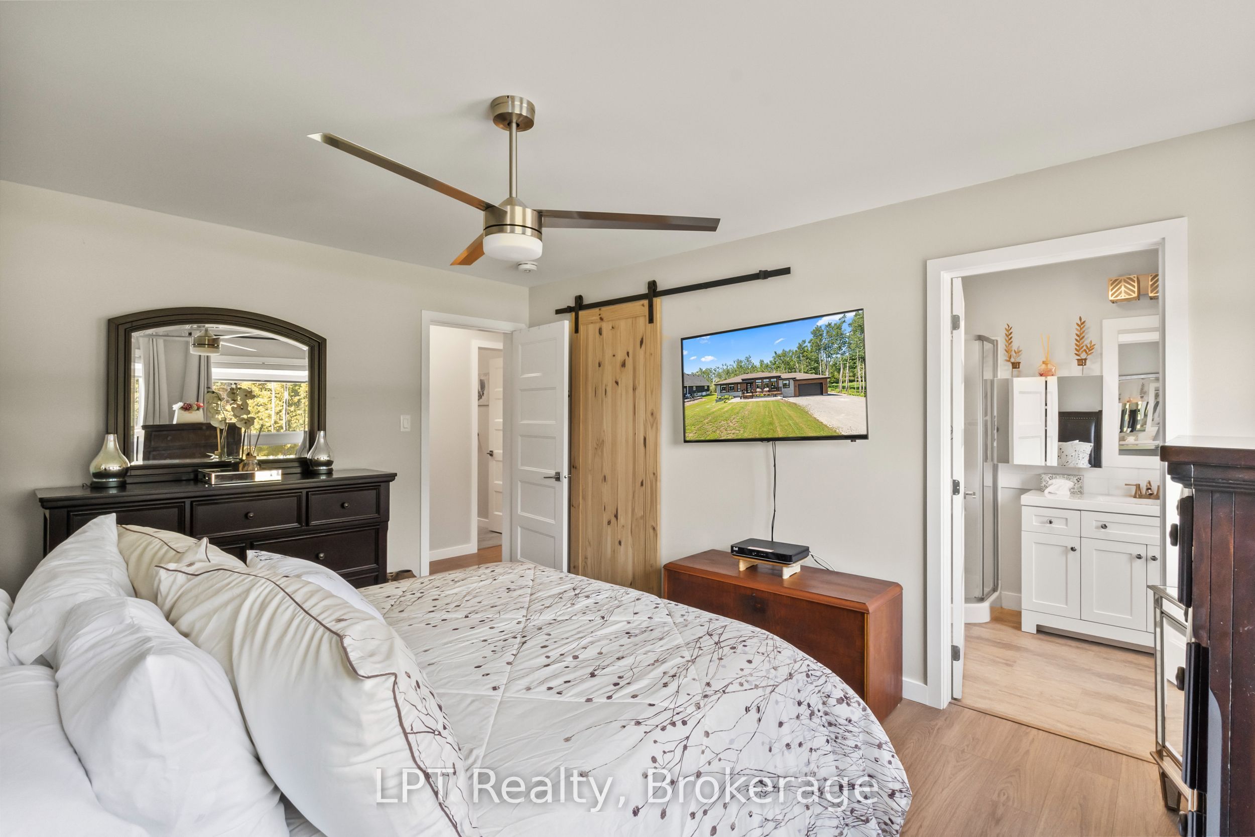 61 Pinewood Boulevard Property Photo 20