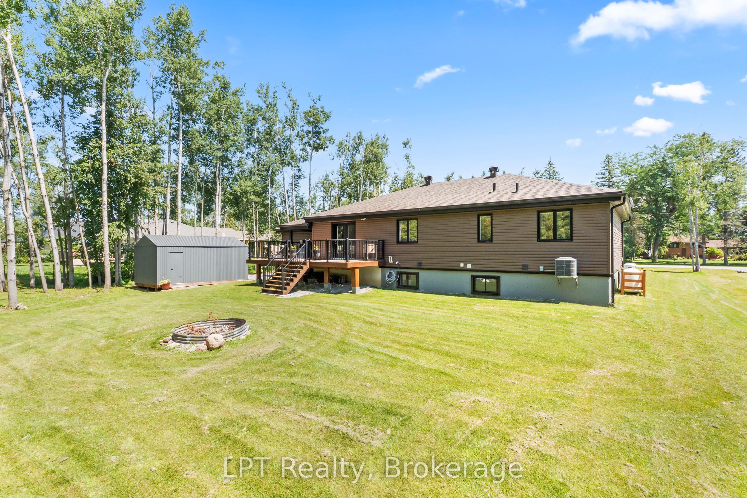 61 Pinewood Boulevard Property Photo 44