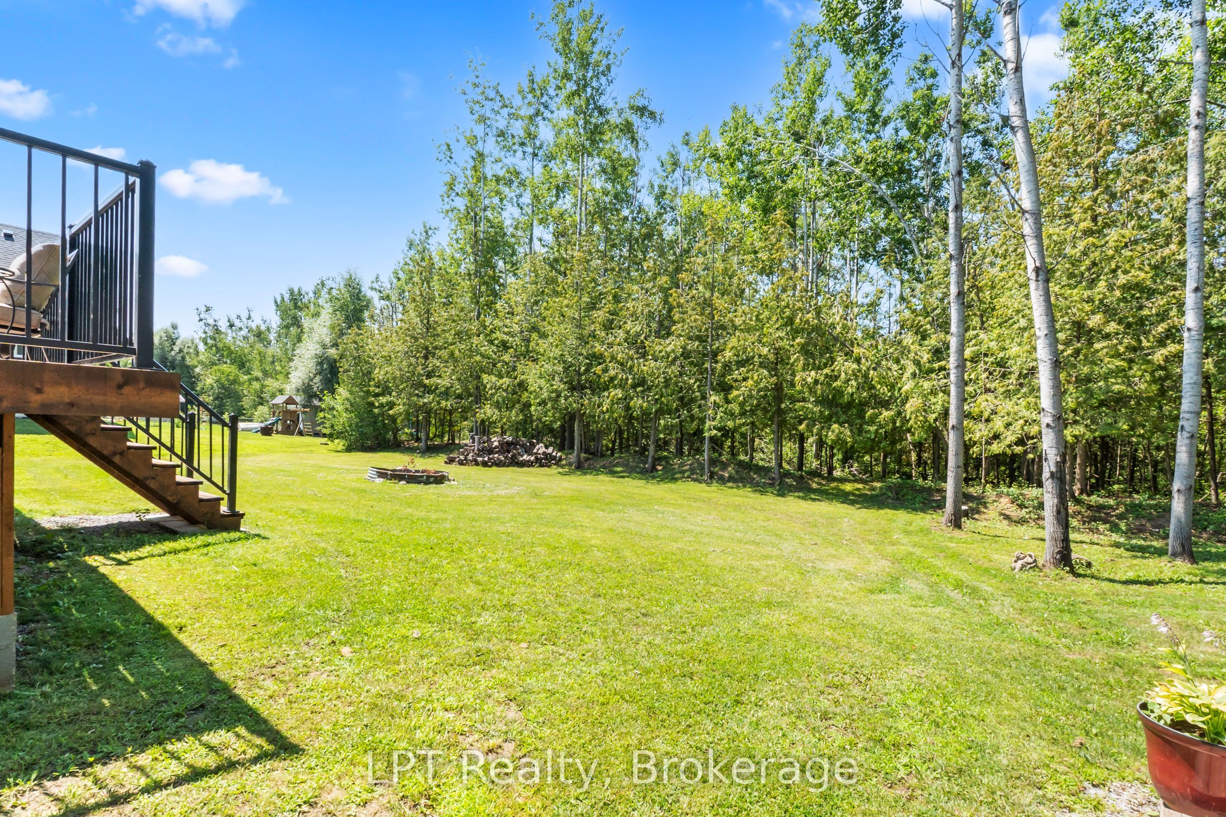 61 Pinewood Boulevard Property Photo 46