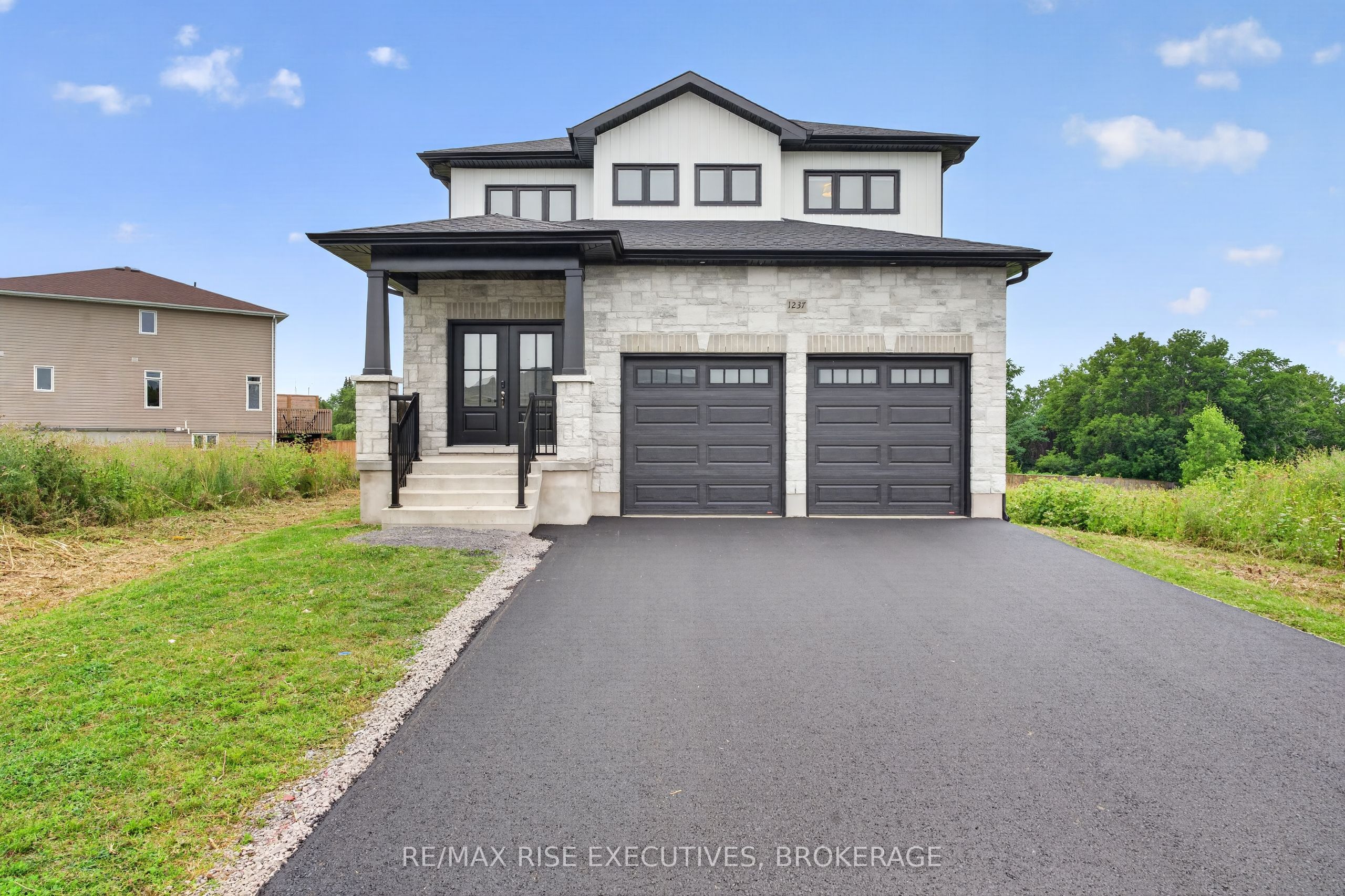 1237 Carfa Crescent Property Photo 1