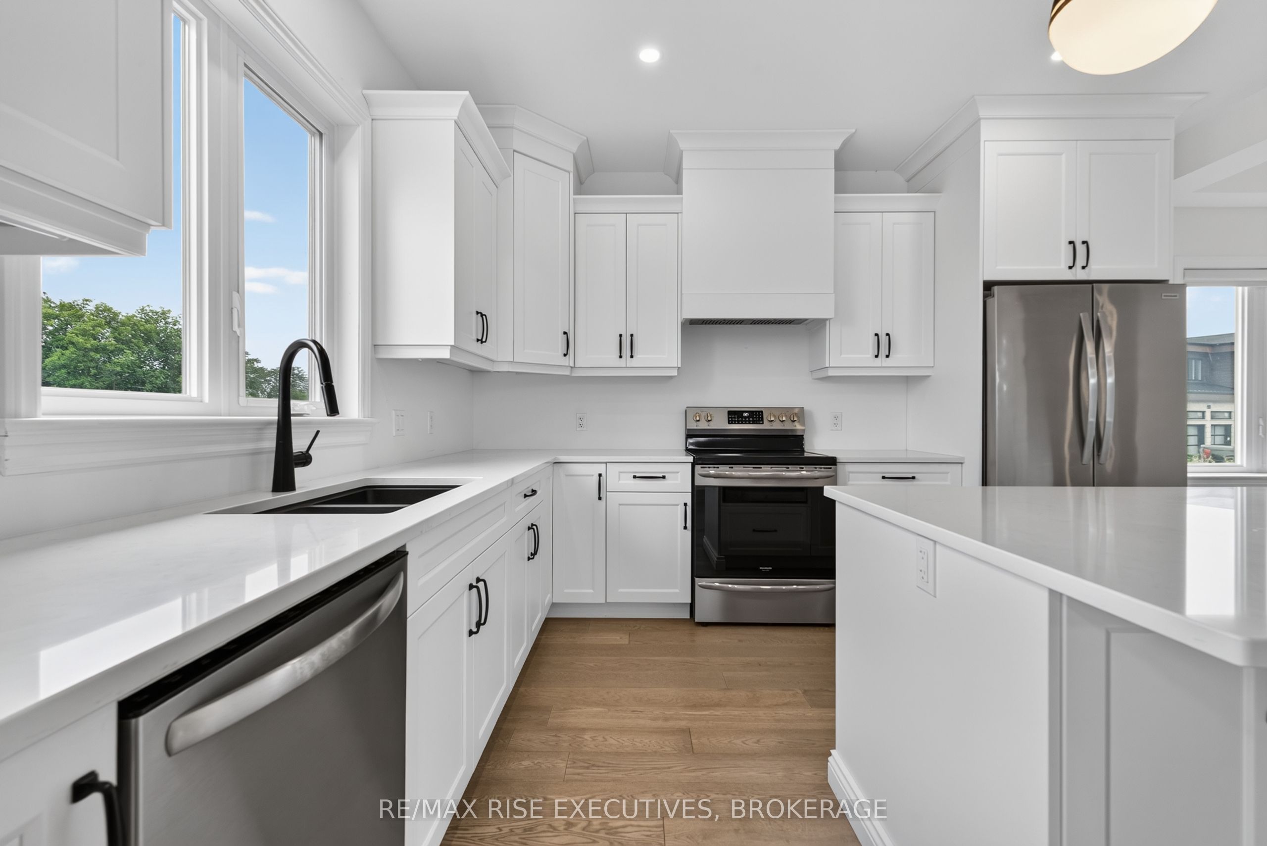 1237 Carfa Crescent Property Photo 7